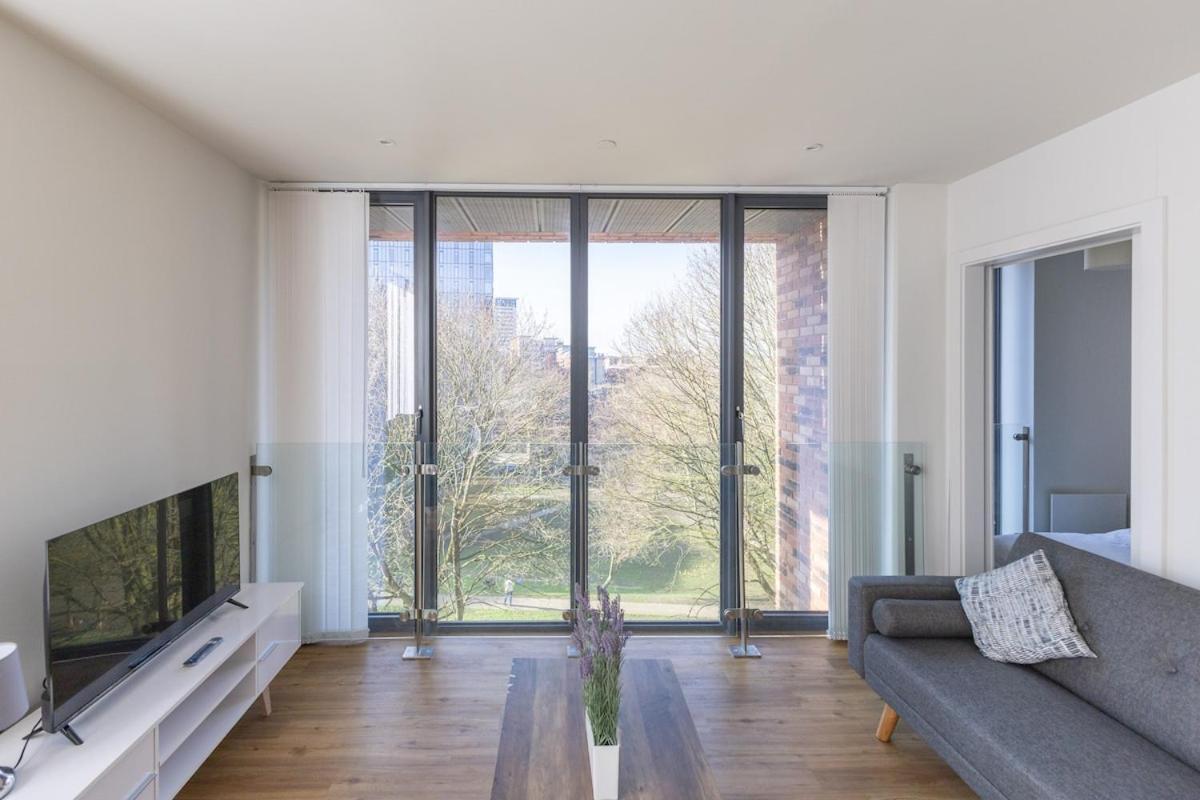 Park View 3 Bed Ensuite Apartment Only 5 Min Walk To Arndale *