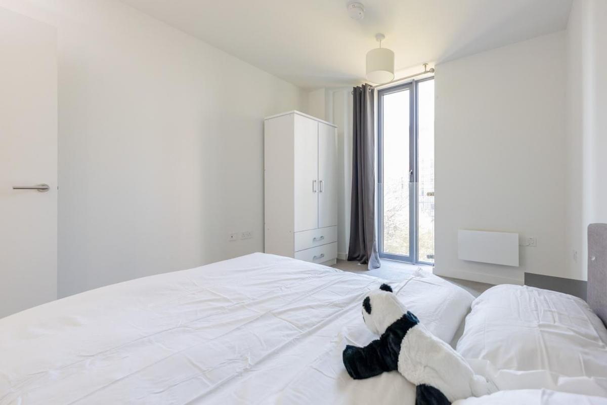 Park View 3 Bed Ensuite Apartment Only 5 Min Walk To Arndale Apartment