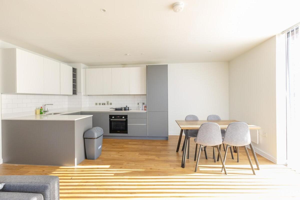 Apartment Park View 3 Bed Ensuite Apartment Only 5 Min Walk To Arndale *