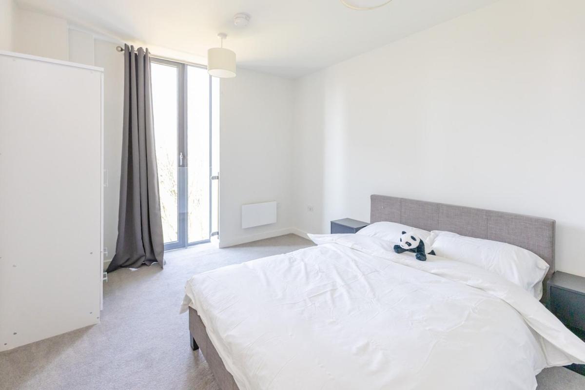 Park View 3 Bed Ensuite Apartment Only 5 Min Walk To Arndale Apartment