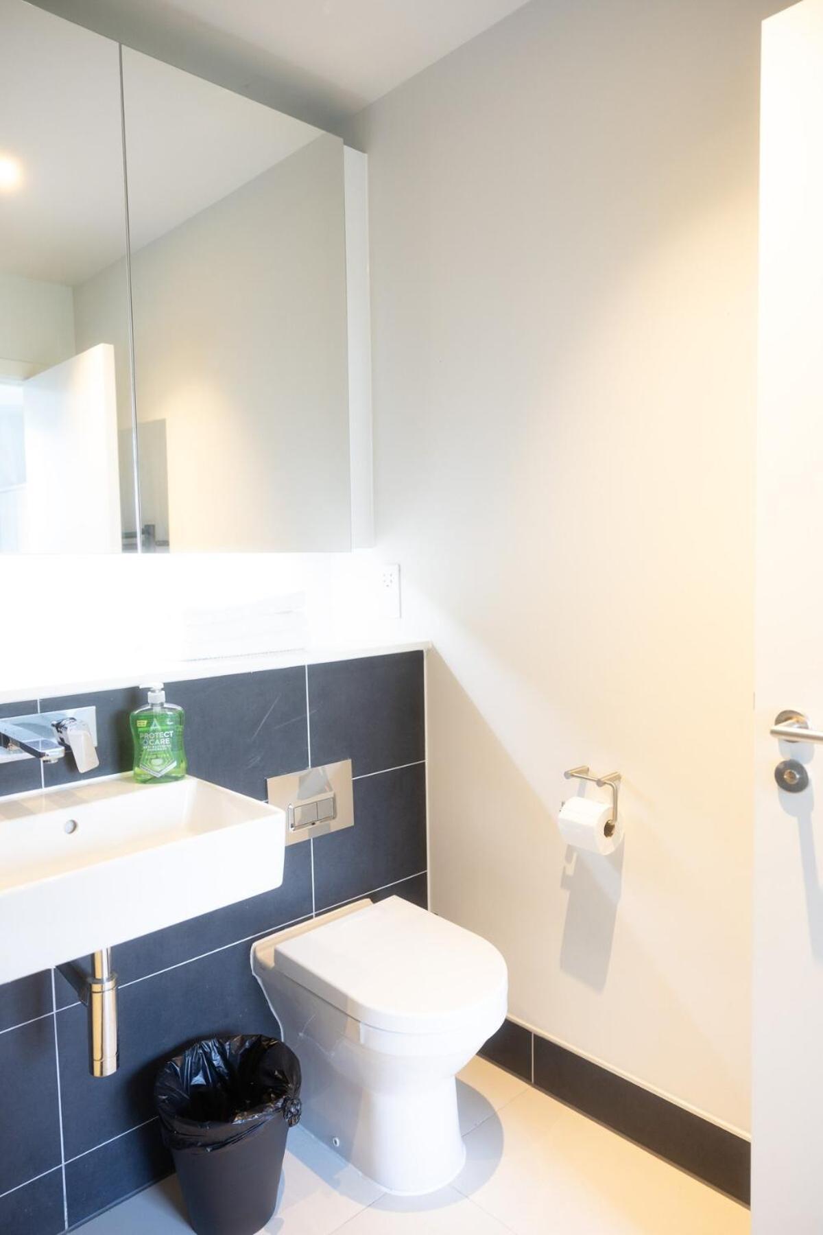Park View 3 Bed Ensuite Apartment Only 5 Min Walk To Arndale