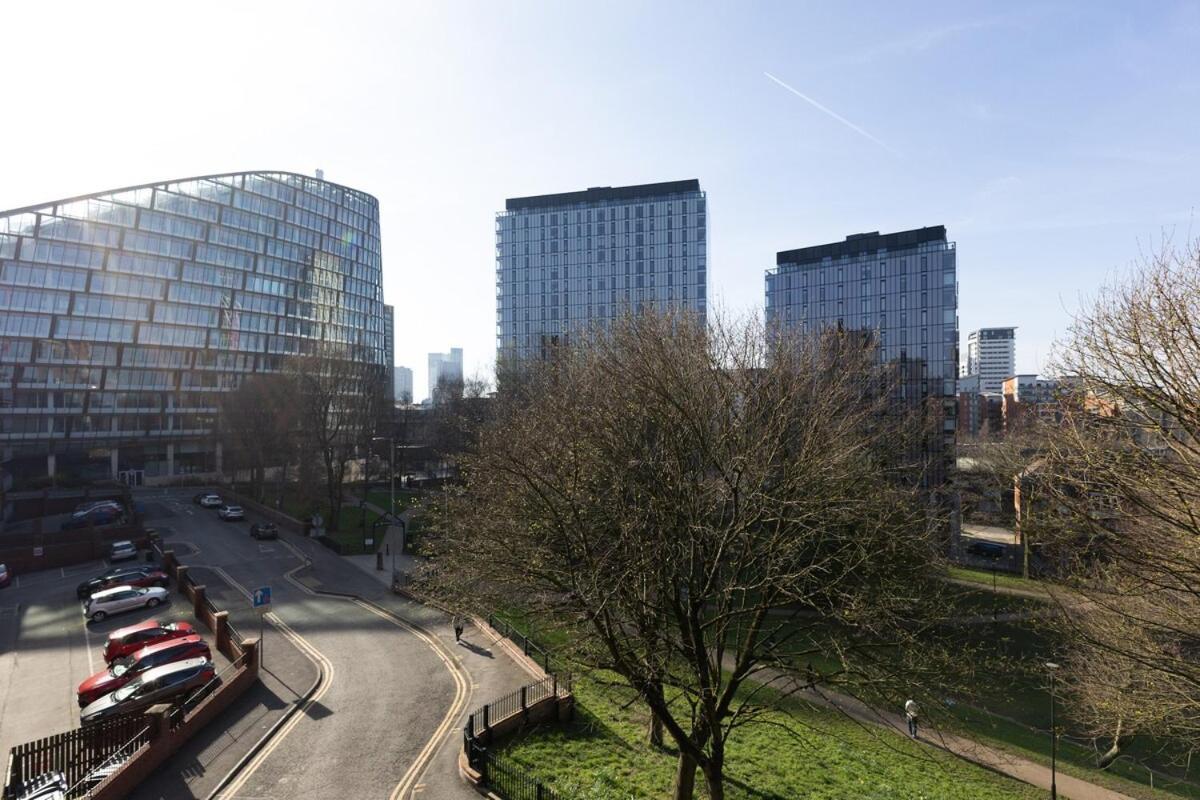 Park View 3 Bed Ensuite Apartment Only 5 Min Walk To Arndale *