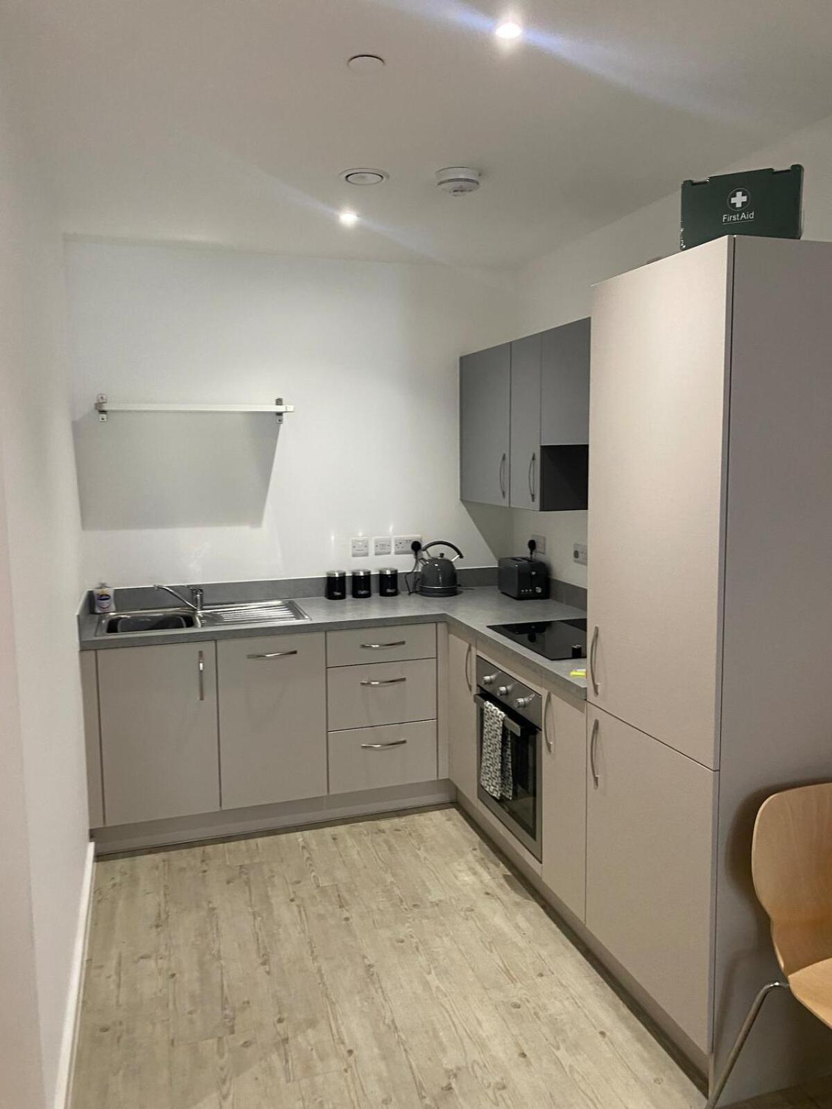 Luxury 1 Bedroom Apartment *