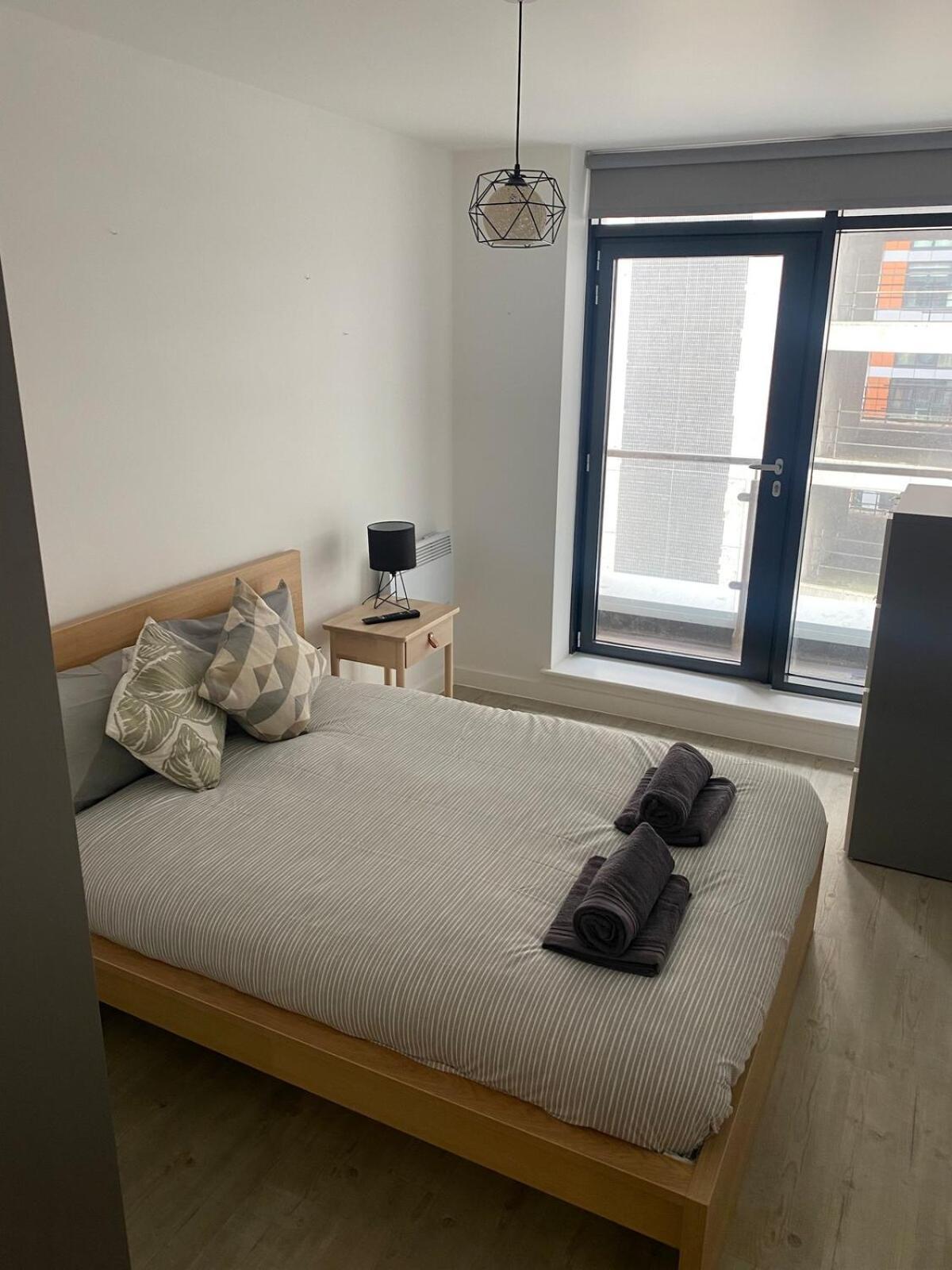 Luxury 1 Bedroom *