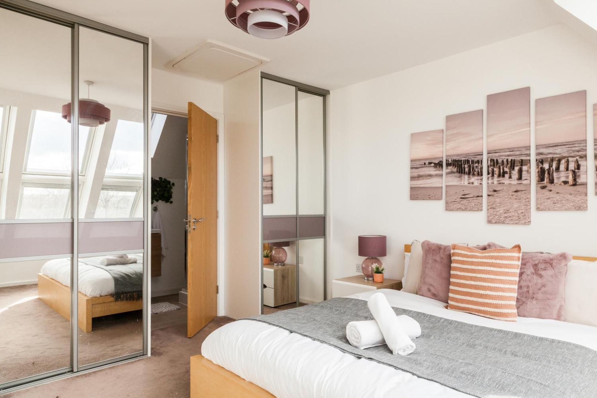 Luxe Stays-sleeps 9-hot Tub-pool