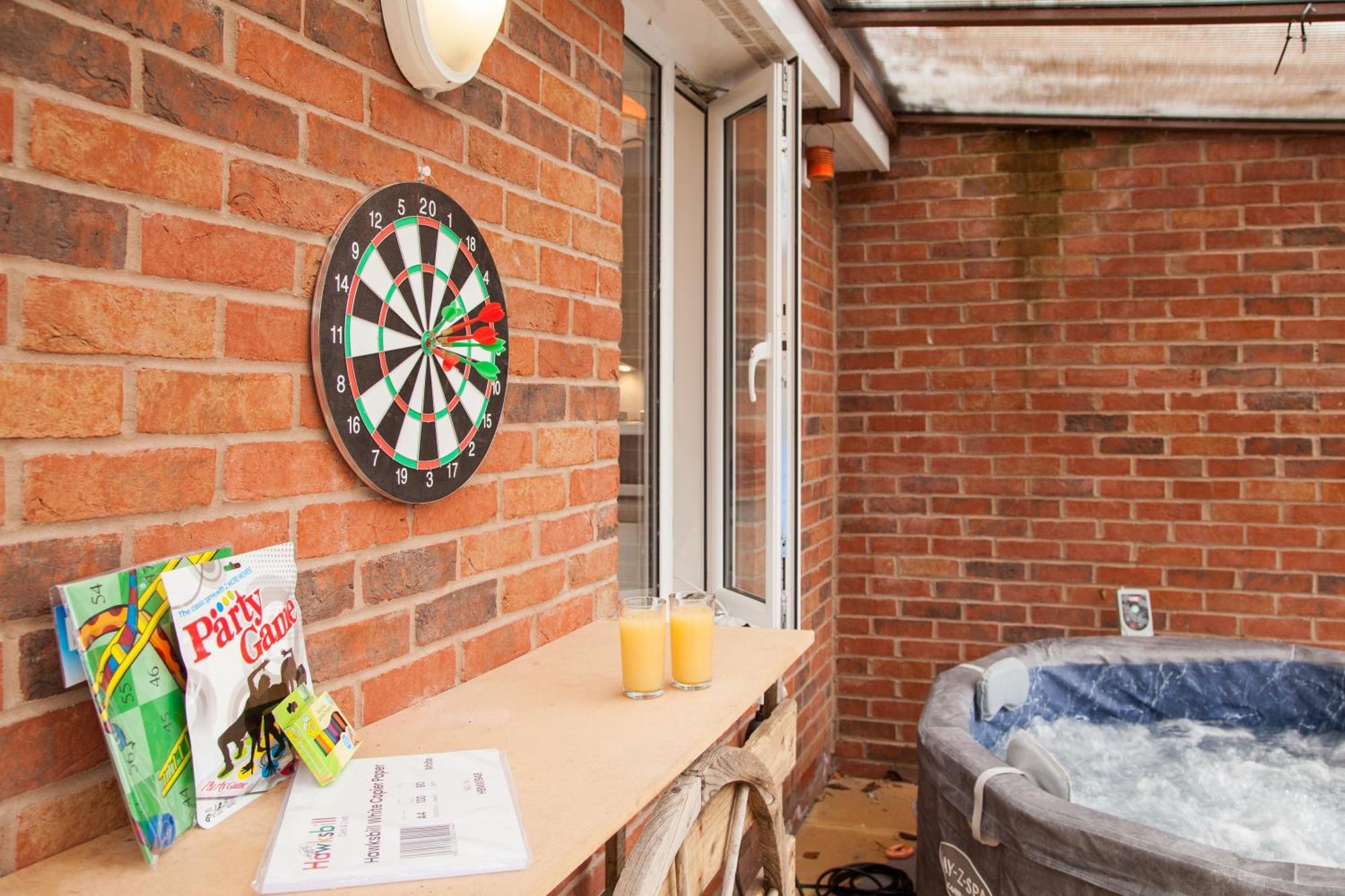 Luxe Stays-sleeps 9-hot Tub-pool