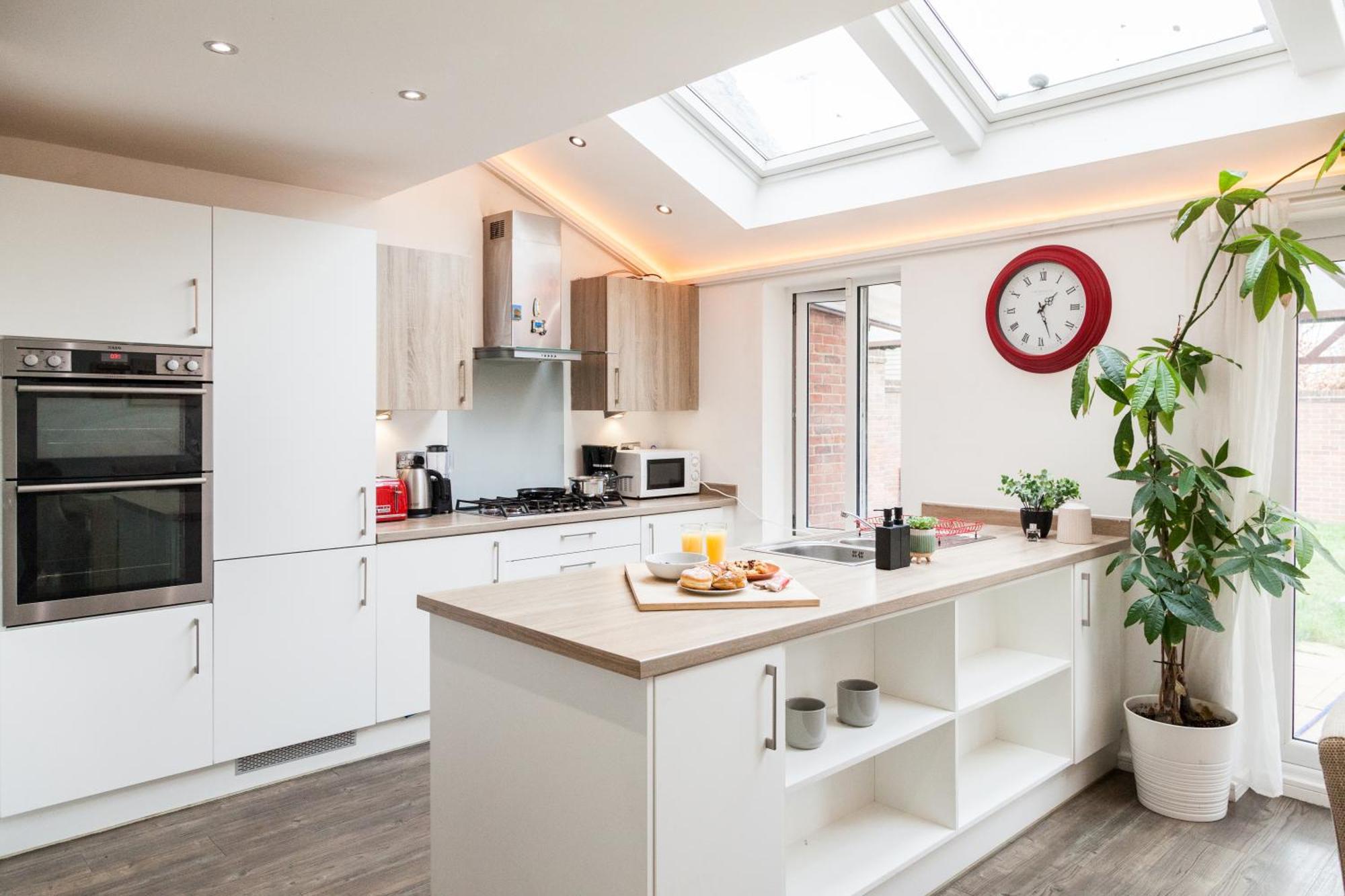 Holiday home Luxe Stays-sleeps 9-hot Tub-pool *