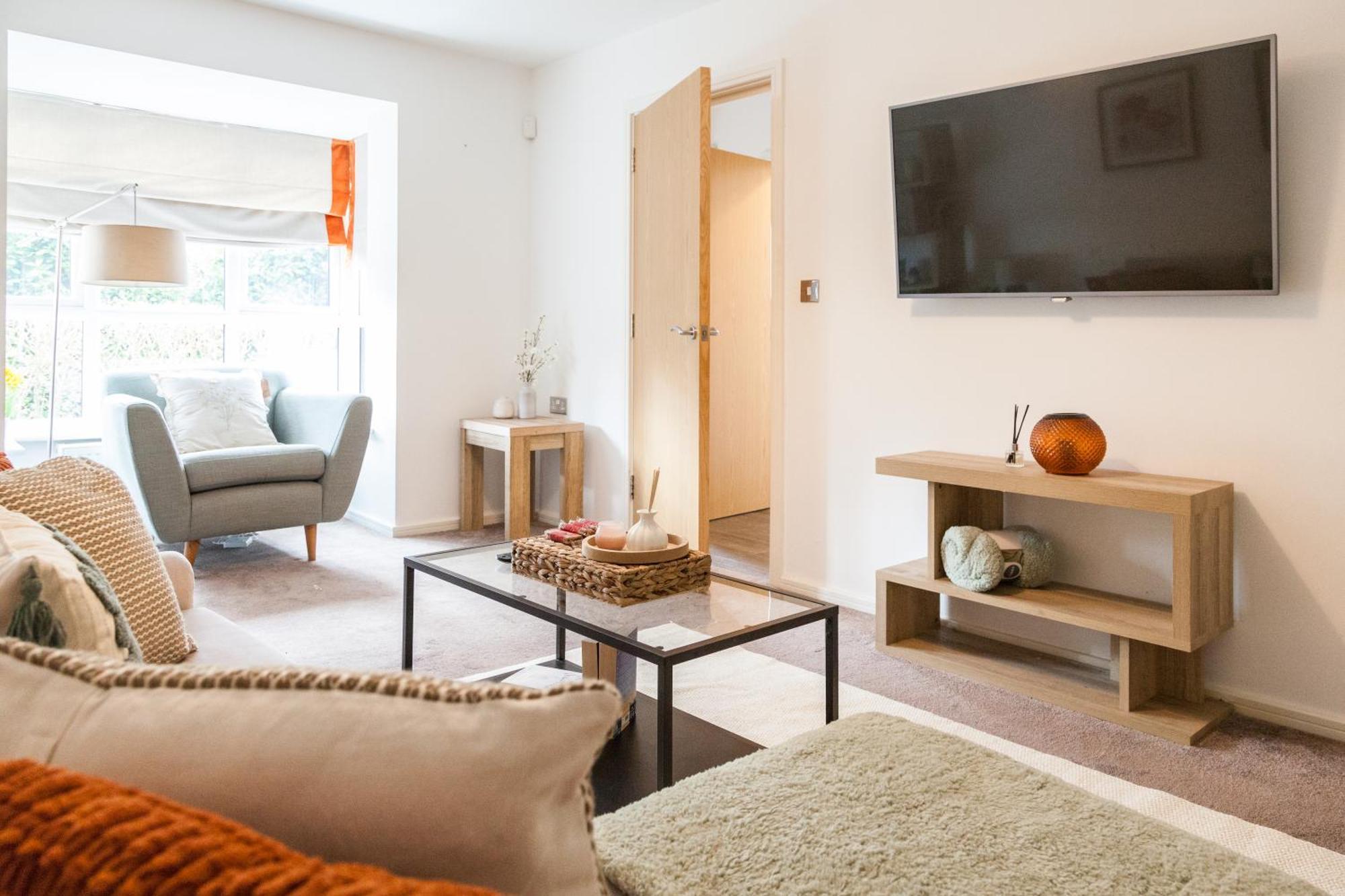 Luxe Stays-sleeps 9-hot Tub-pool