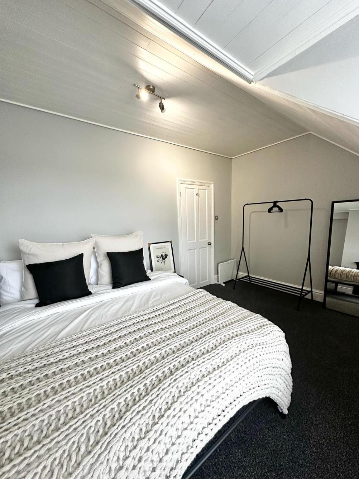 Luxury 5 Bed Salford Free Parking * Manchester