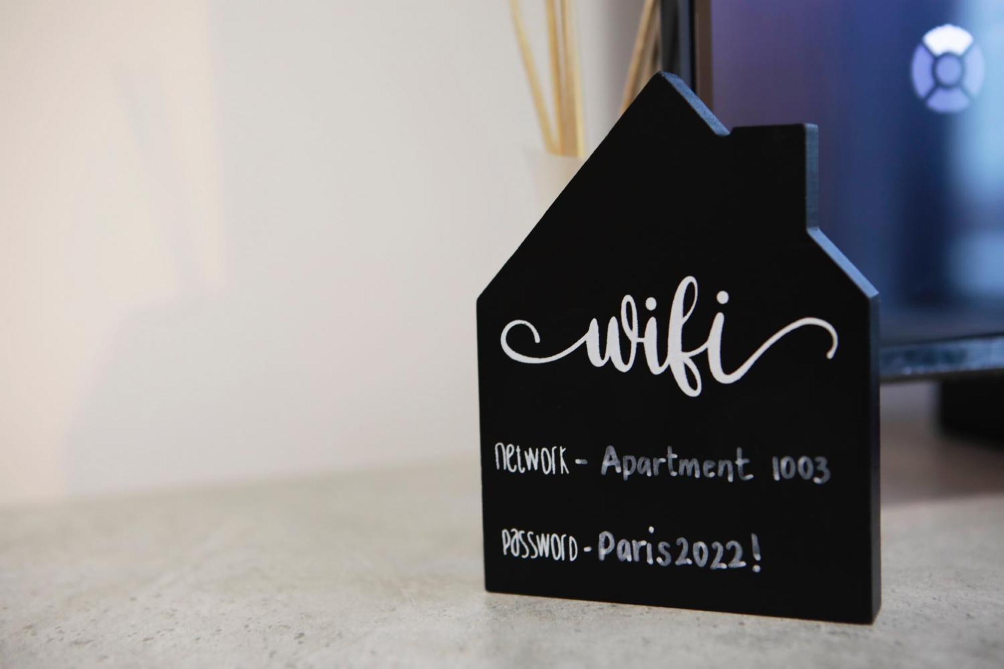 - 2-bed - Sleeps 4 - Wifi