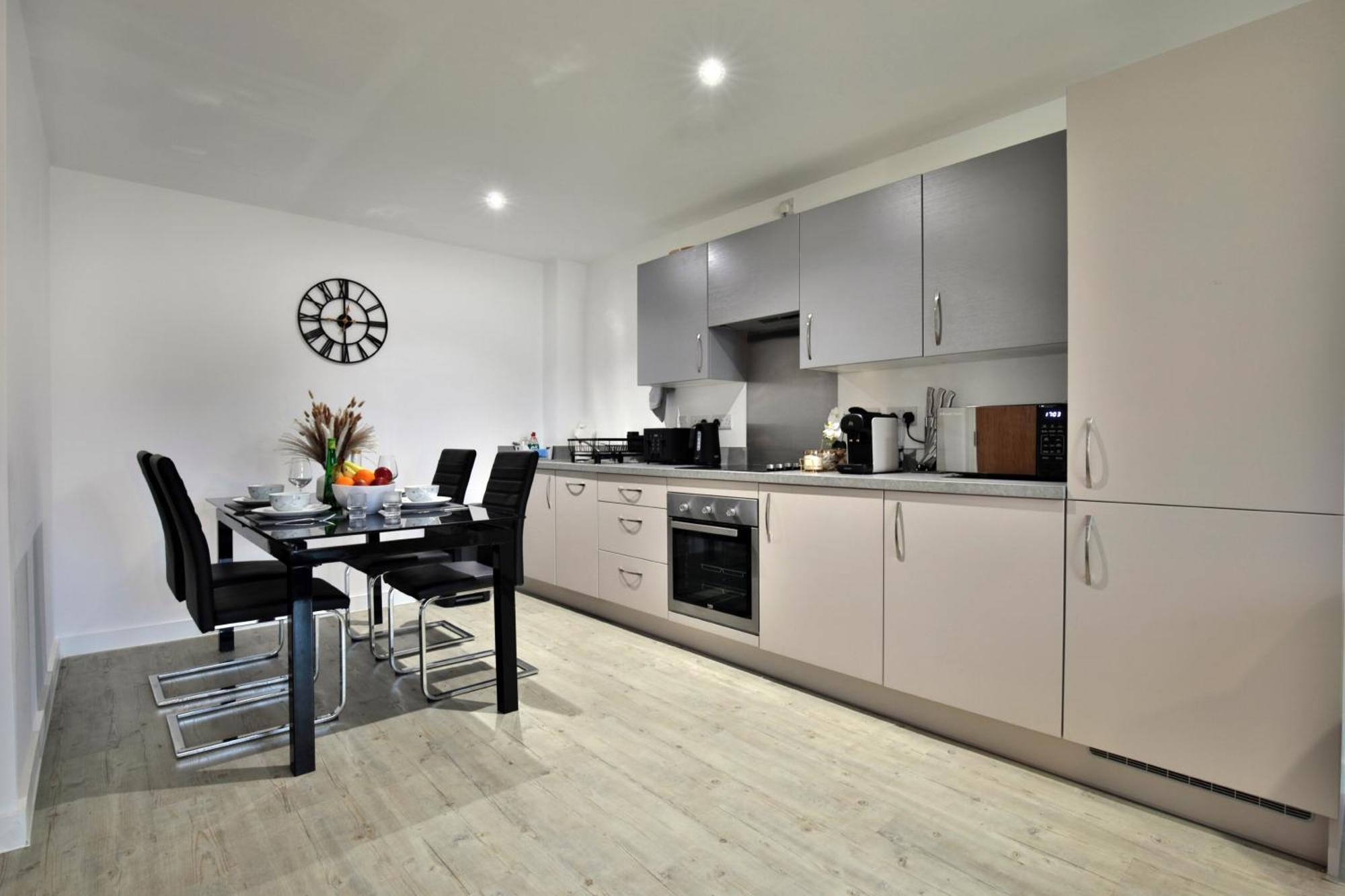- 2-bed - Sleeps 4 - Wifi Apartment Manchester
