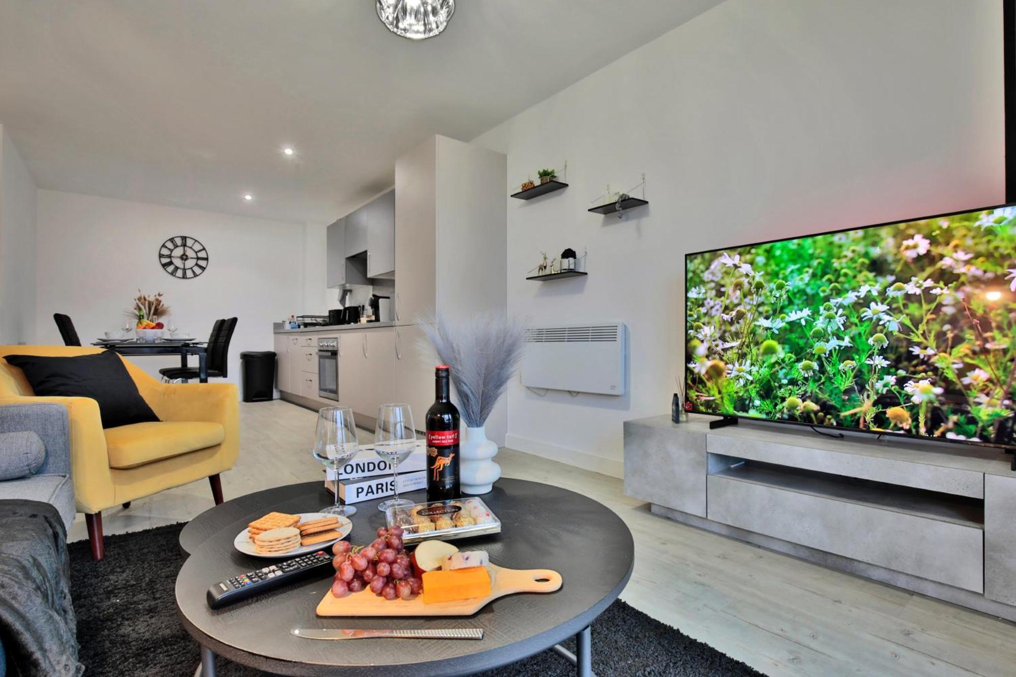 - 2-bed - Sleeps 4 - Wifi * Manchester