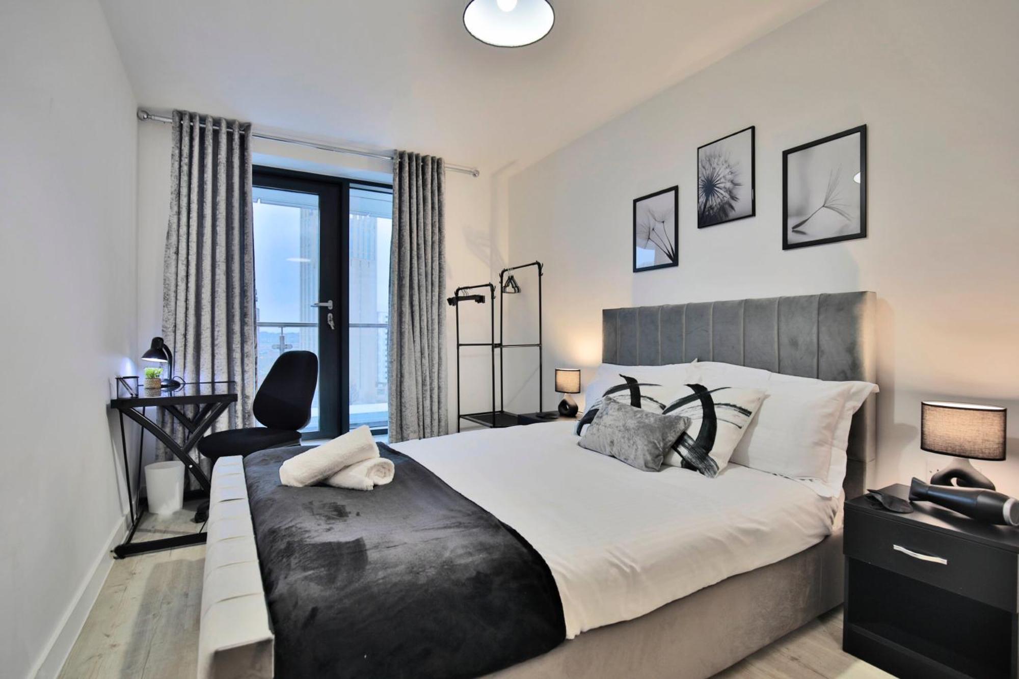 - 2-bed - Sleeps 4 - Wifi Apartment *