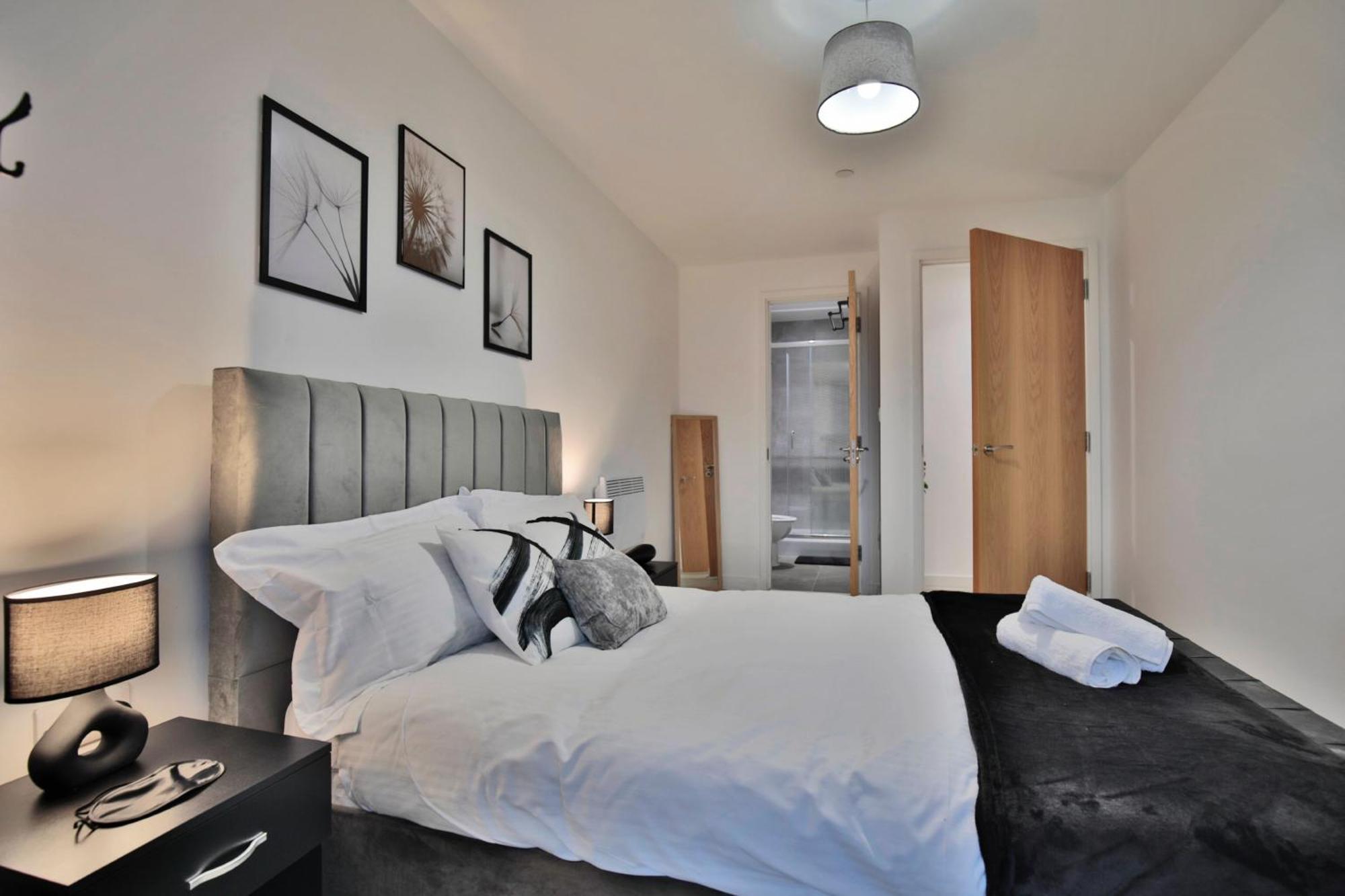 - 2-bed - Sleeps 4 - Wifi Apartment