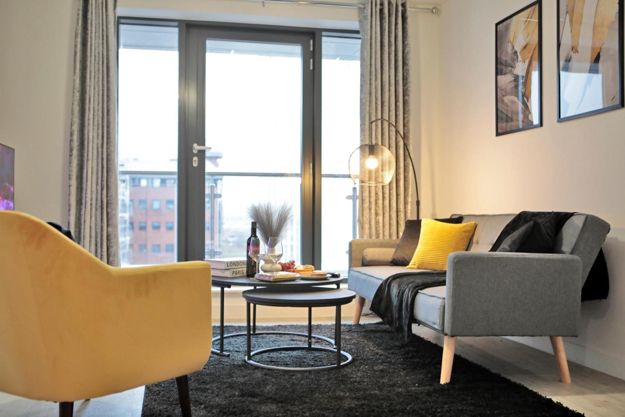 - 2-bed - Sleeps 4 - Wifi Apartment *