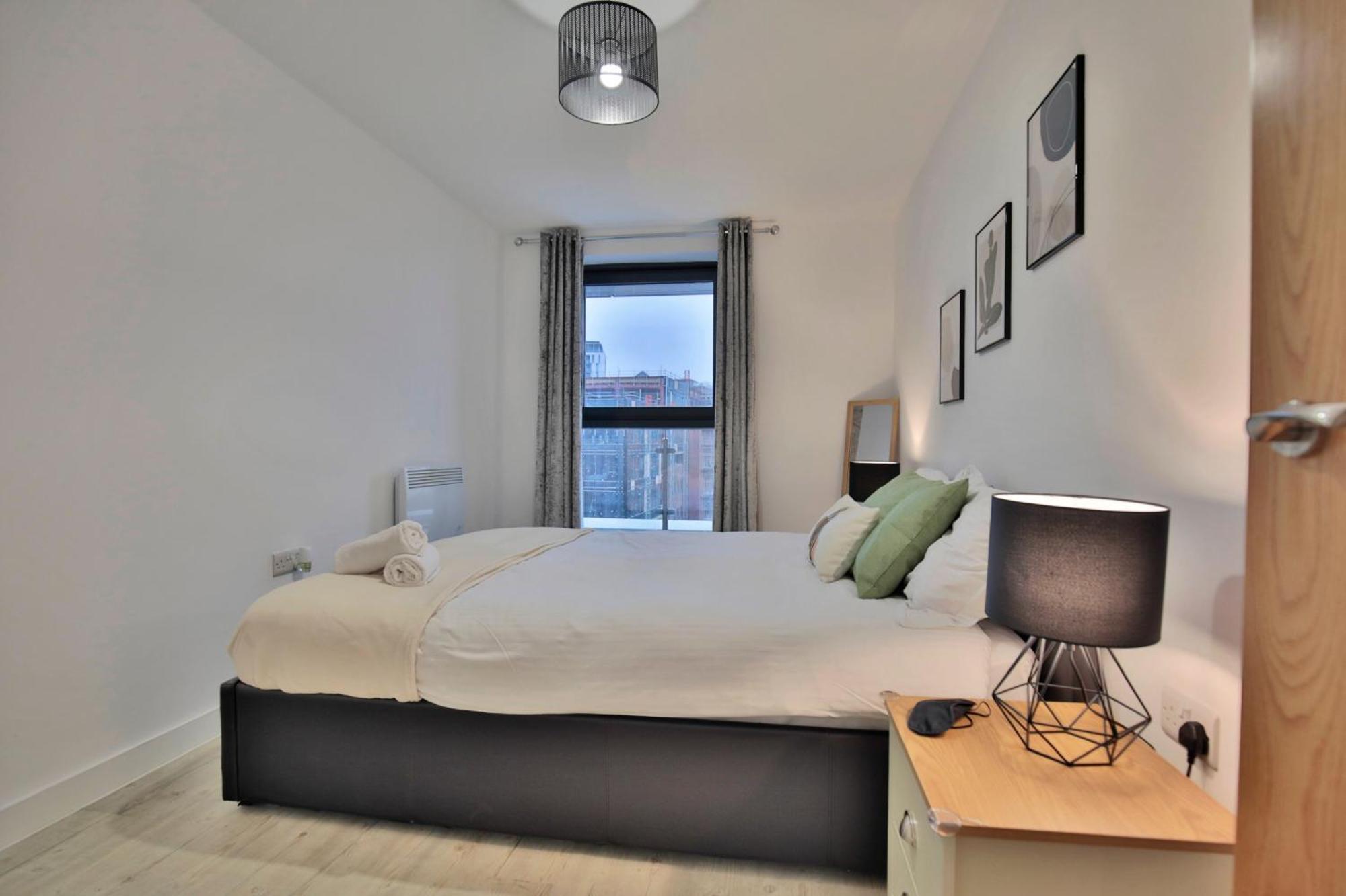 - 2-bed - Sleeps 4 - Wifi Apartment Manchester