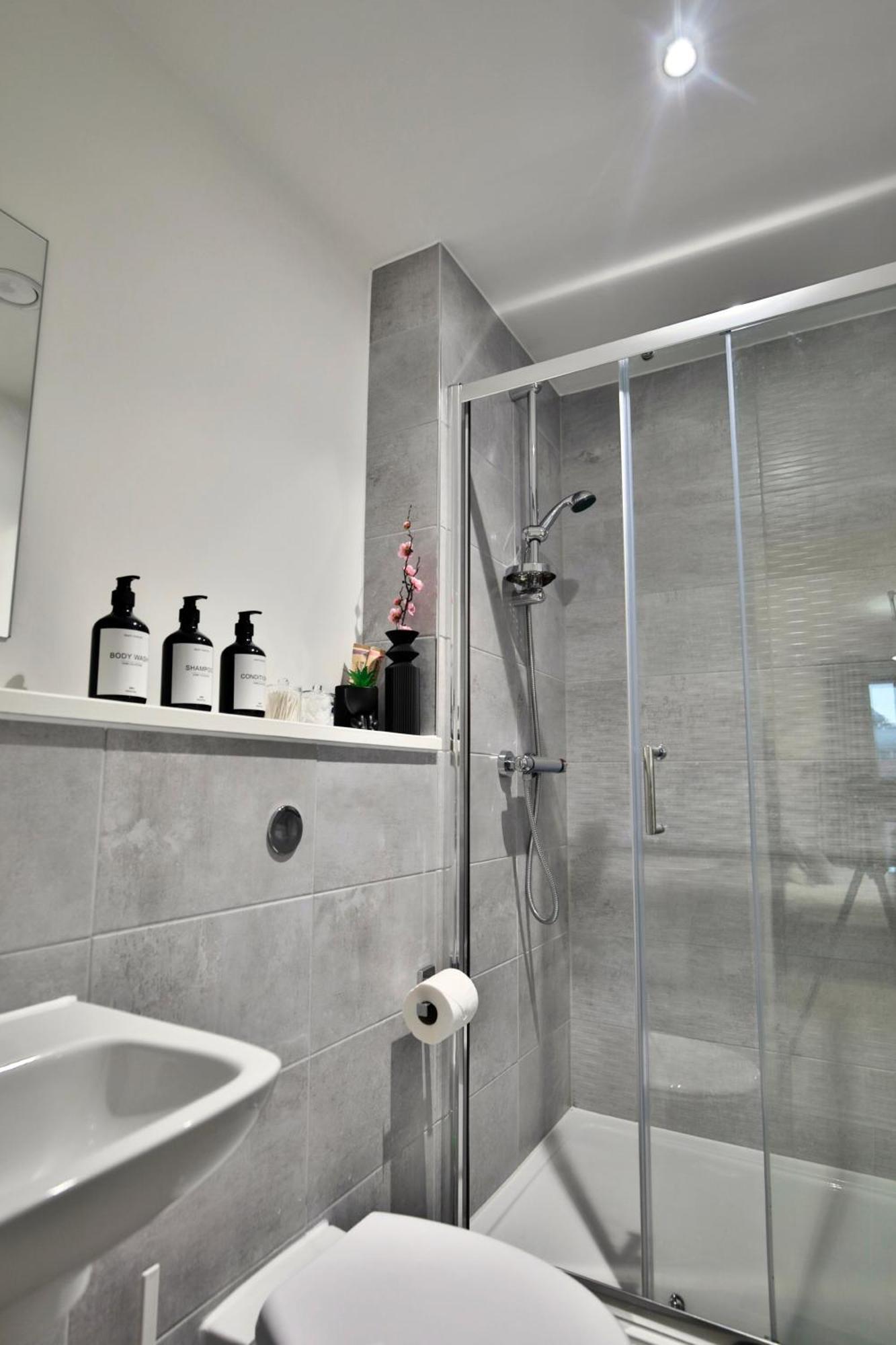 Apartment - 2-bed - Sleeps 4 - Wifi Manchester