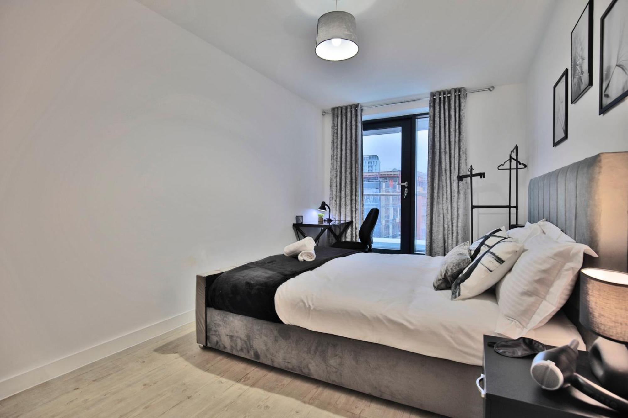 - 2-bed - Sleeps 4 - Wifi Apartment *