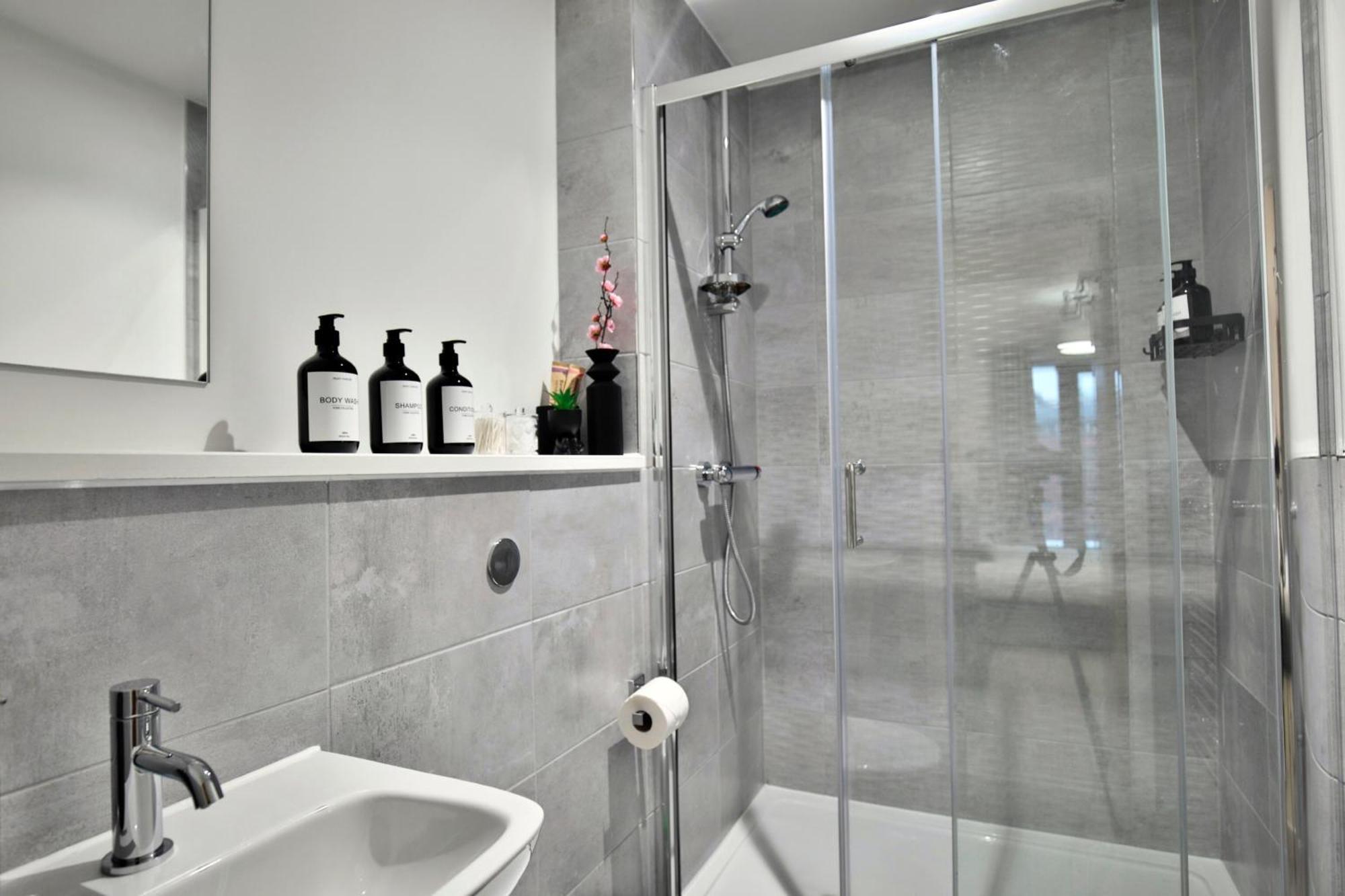 Apartment - 2-bed - Sleeps 4 - Wifi Manchester