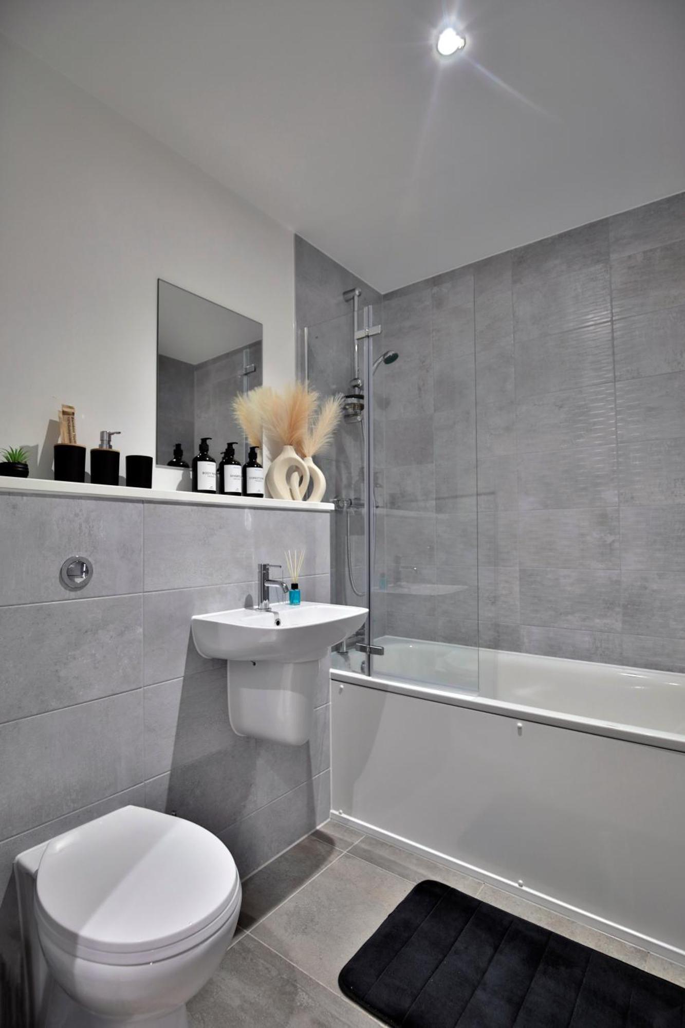- 2-bed - Sleeps 4 - Wifi Apartment *