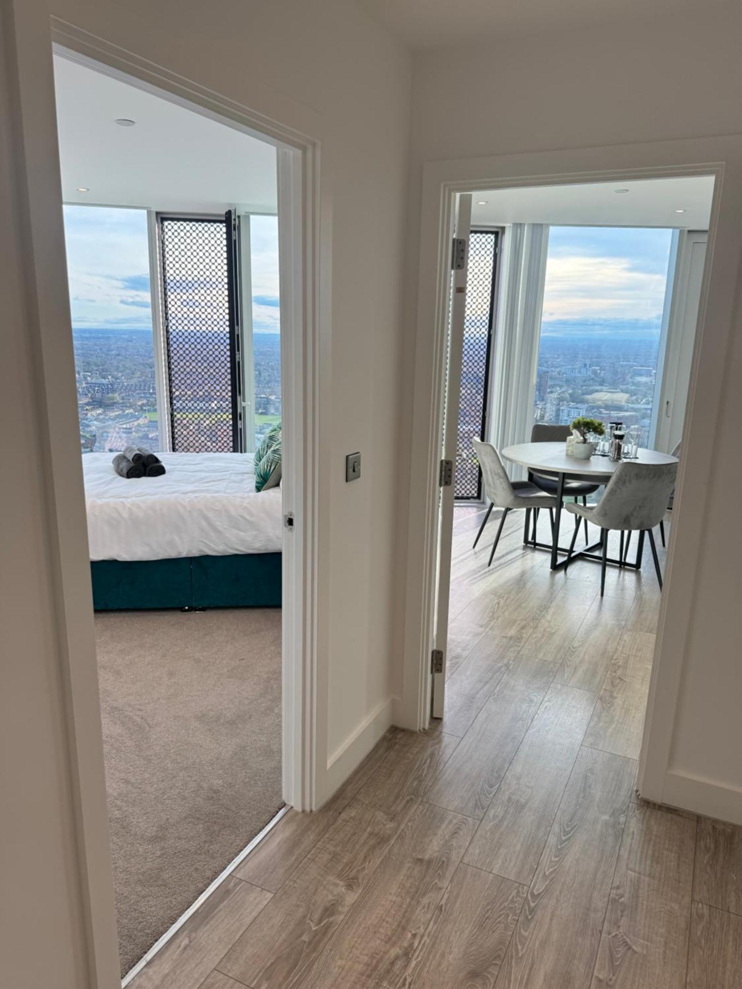 3 Bedroom Penthouse In The Centre Deansgate New Build High Floor