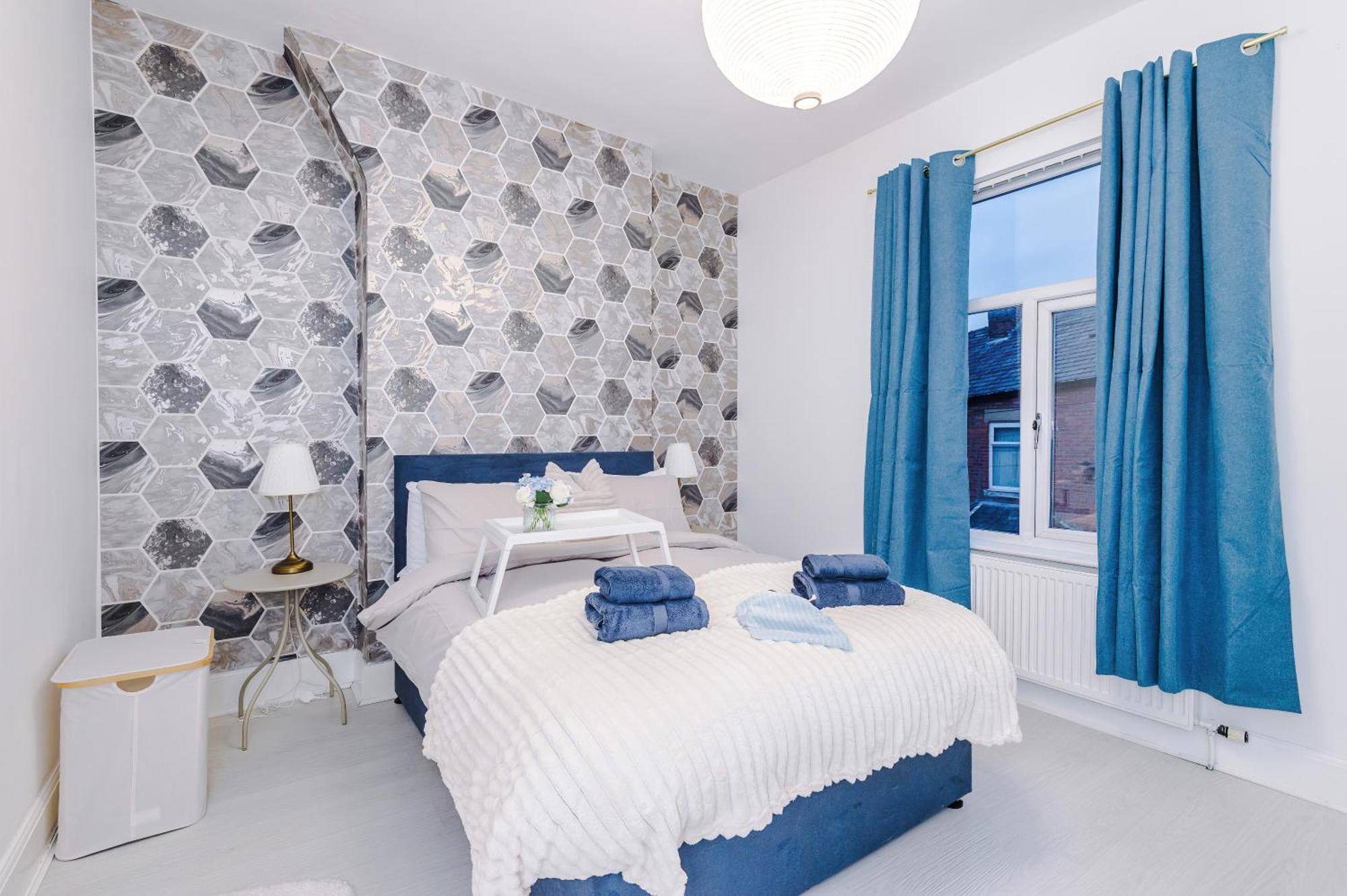 Free Parking, Games Room, Sleeps 7, Holiday home