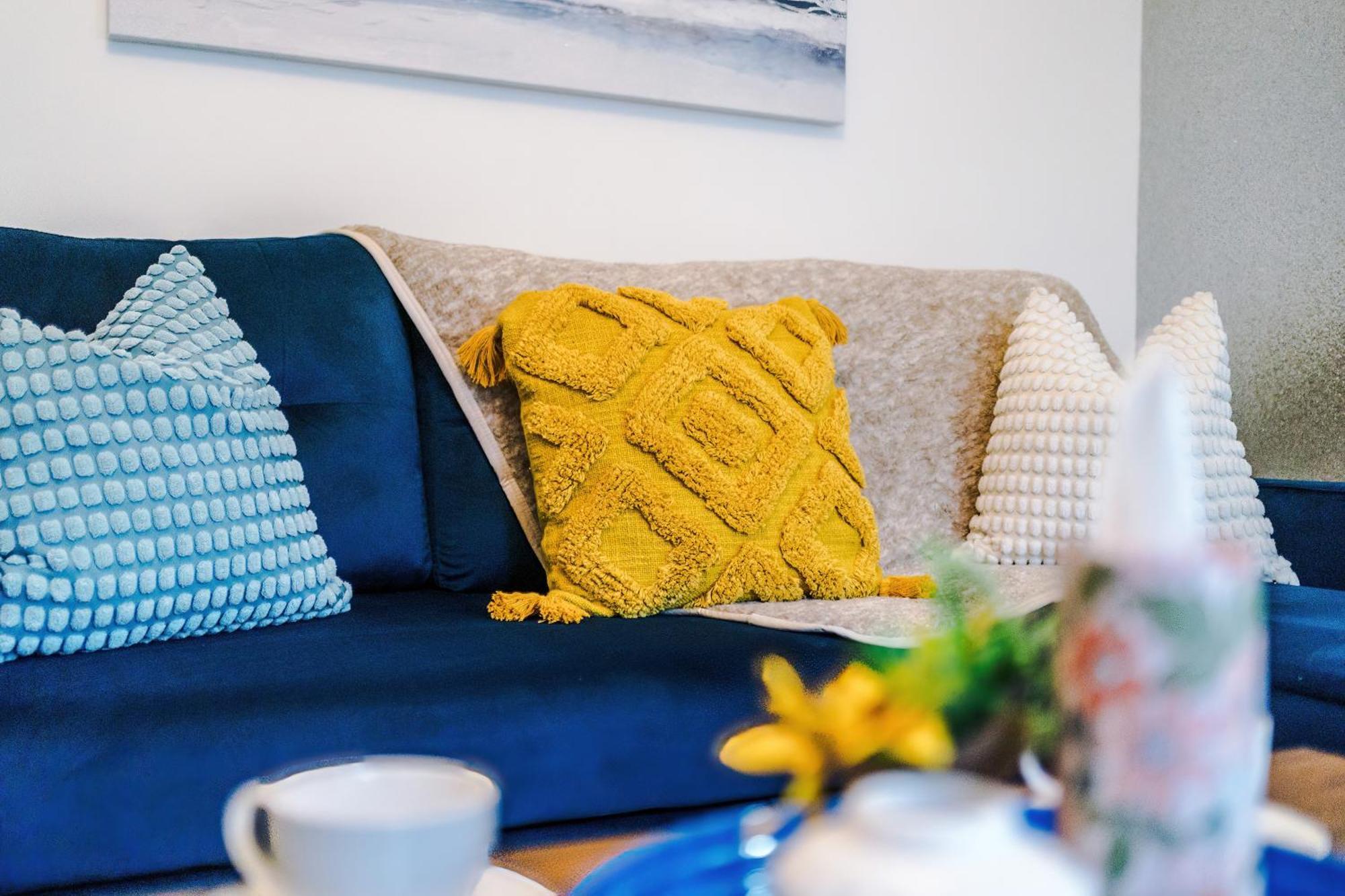 Free Parking, Games Room, Sleeps 7, Holiday home *