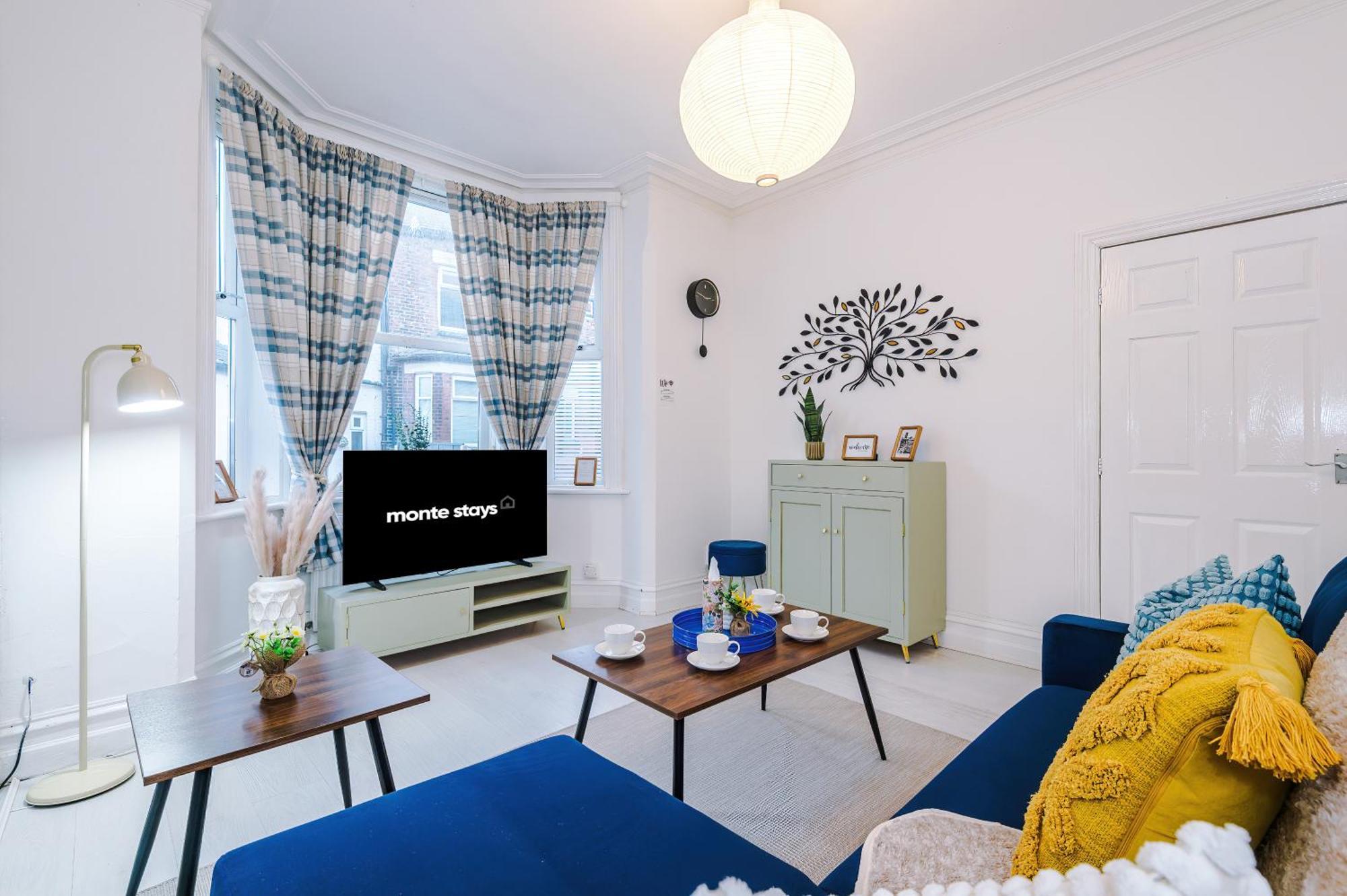 Holiday home Free Parking, Games Room, Sleeps 7, Manchester