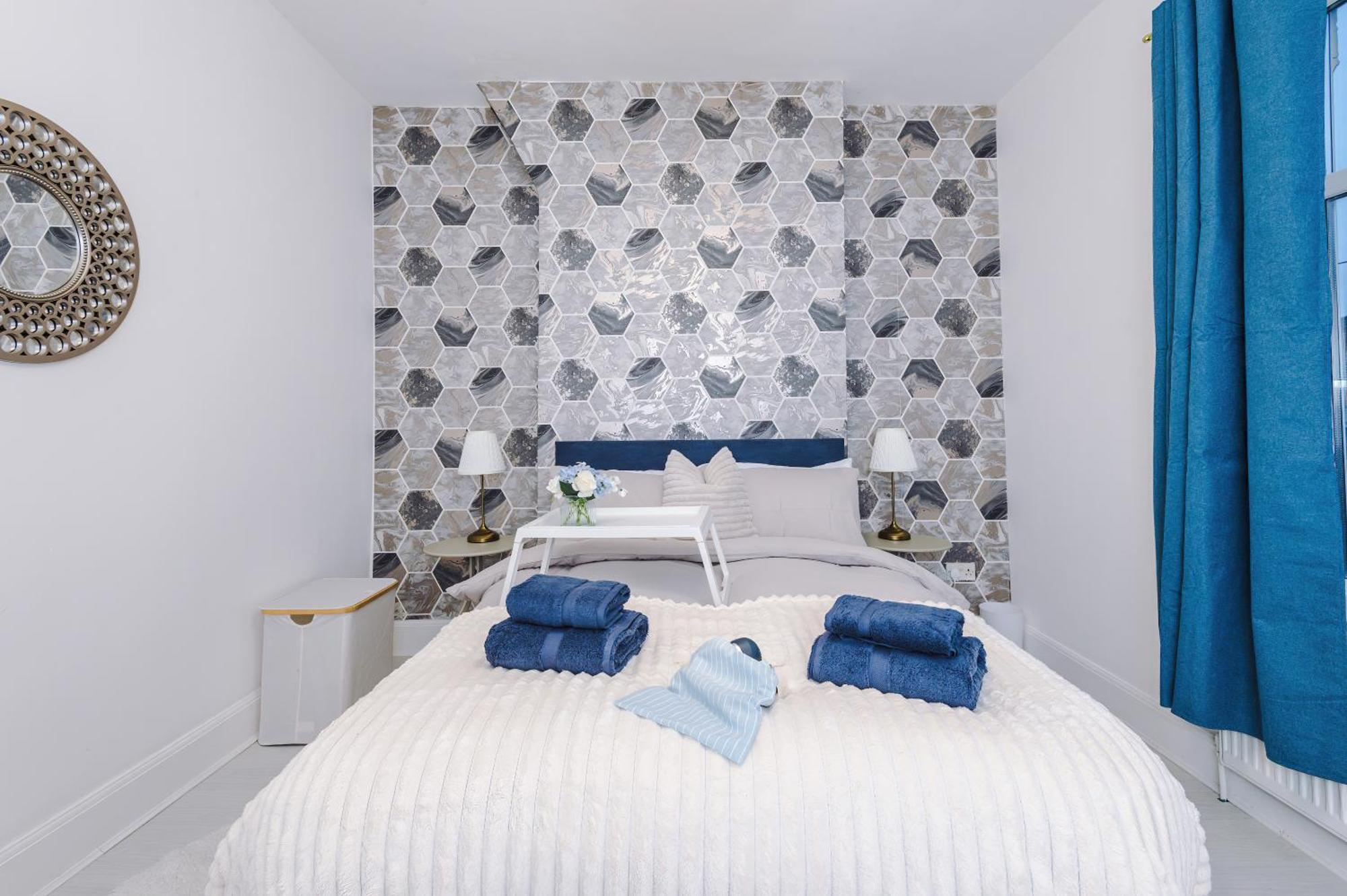 Holiday home Free Parking, Games Room, Sleeps 7, Manchester