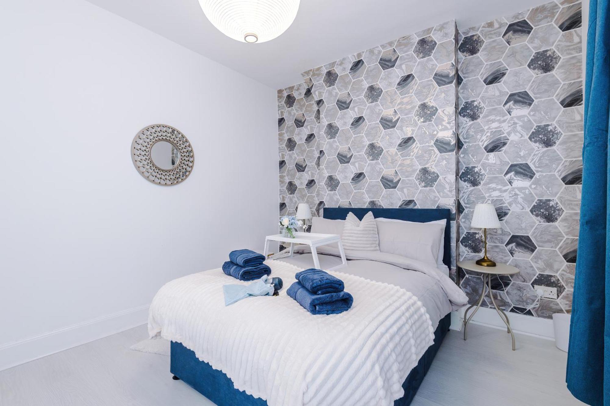 Holiday home Free Parking, Games Room, Sleeps 7, Manchester