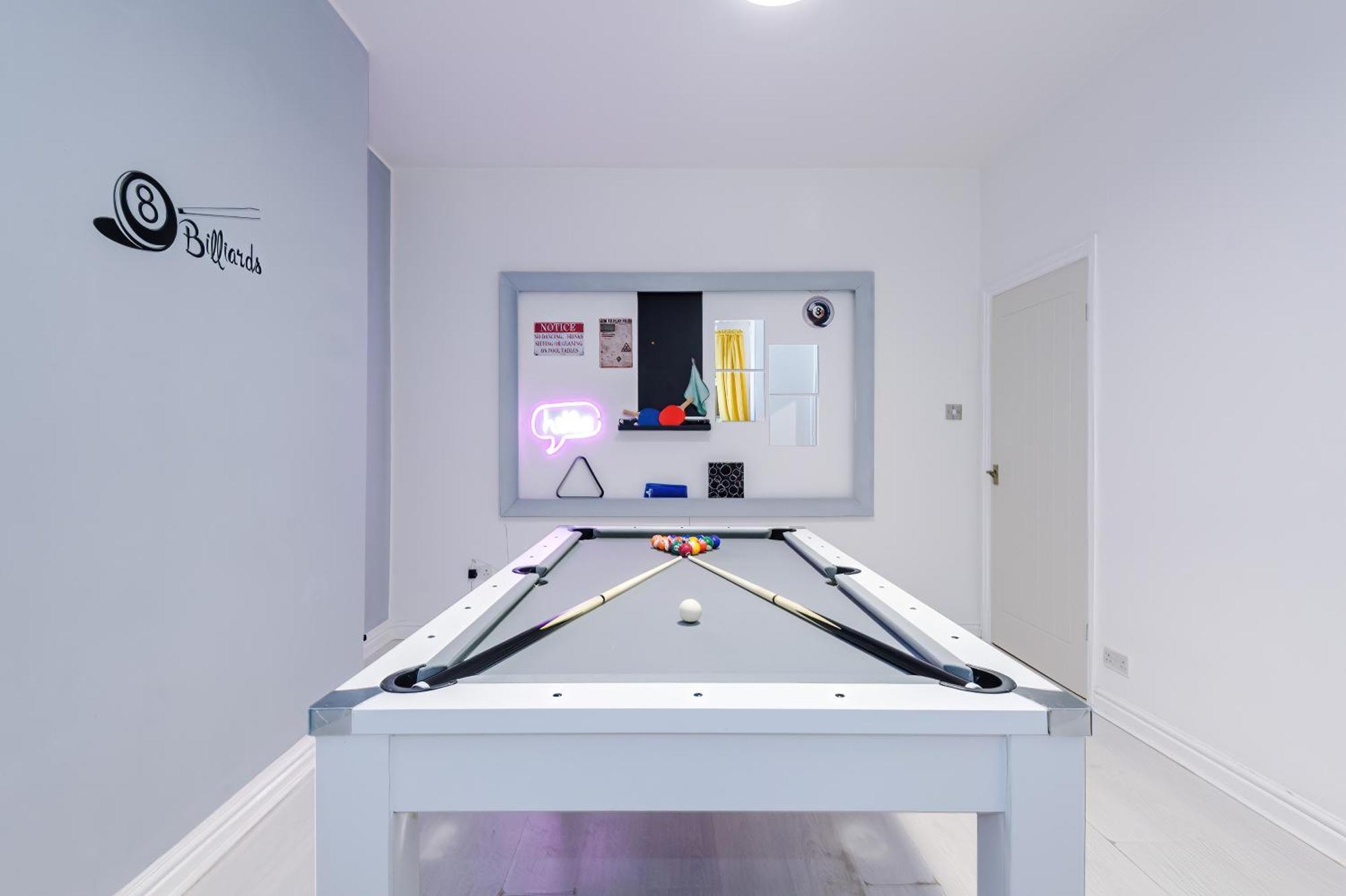 Free Parking, Games Room, Sleeps 7, Holiday home