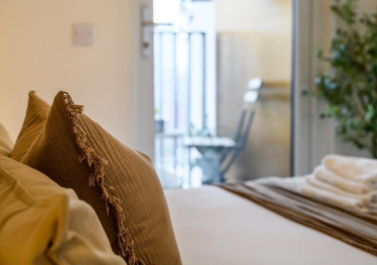 2-bedroom At Vibrant Salford Quays Apartment *