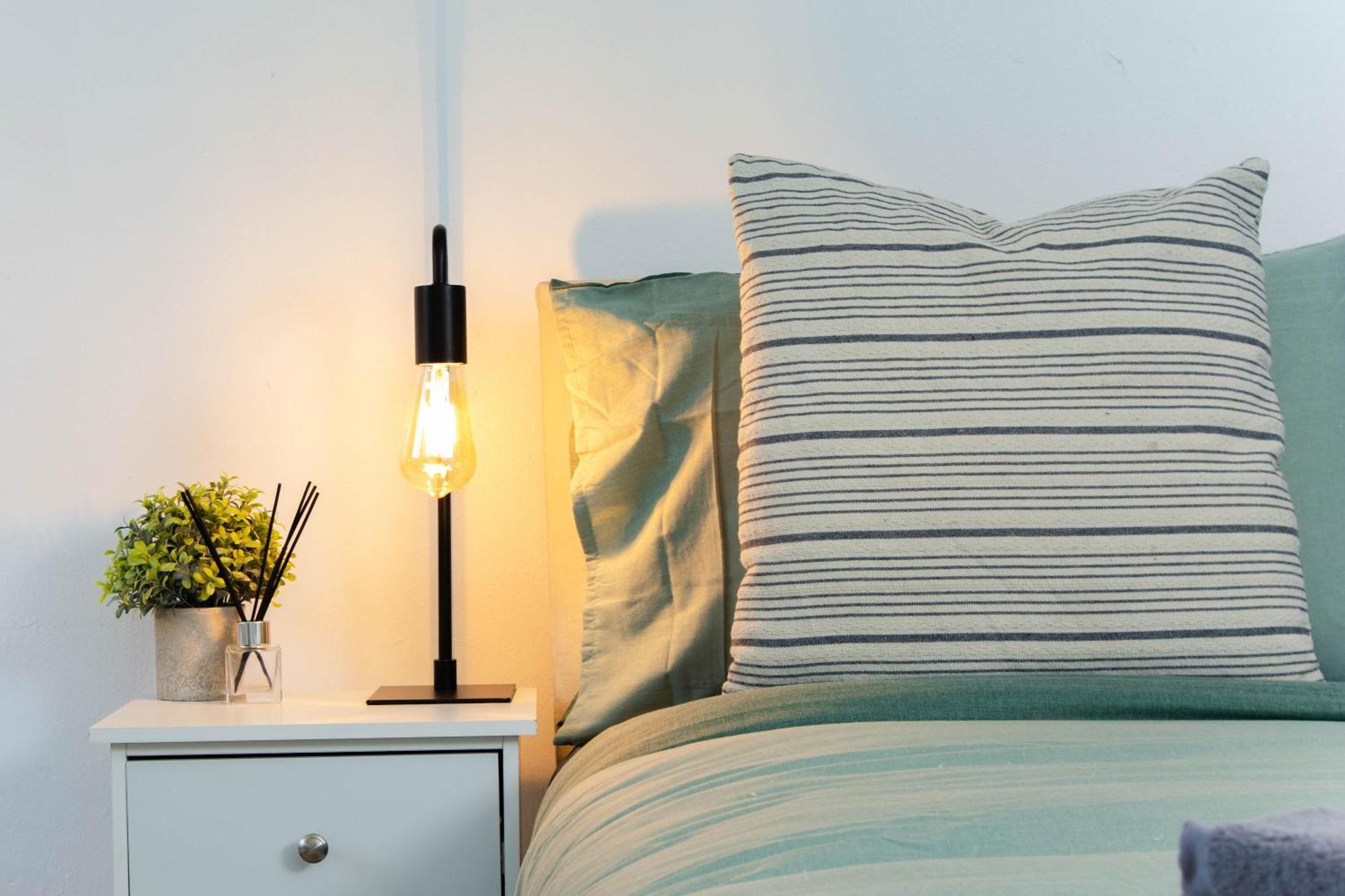 Apartment Cozy Next To Ao Arena With Free Parking *
