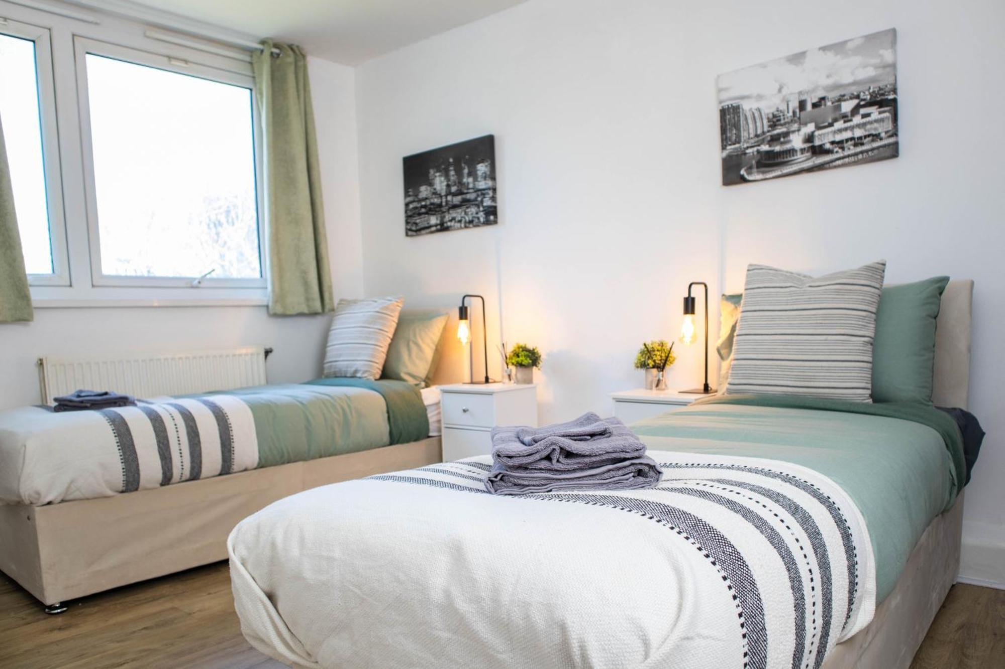 Cozy Next To Ao Arena With Free Parking *