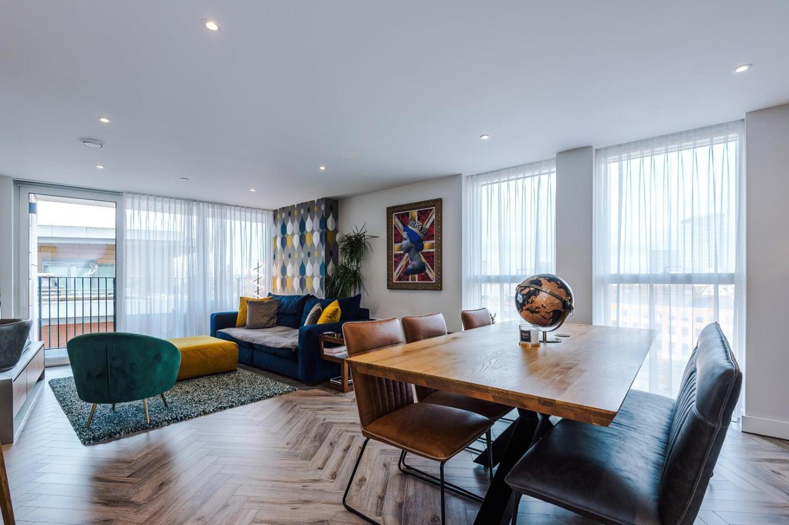 Cohost Partners Stylish Retreat With Views * Manchester