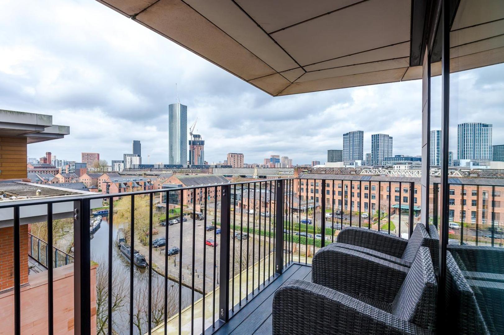 Apartment Cohost Partners Stylish Retreat With Views Manchester
