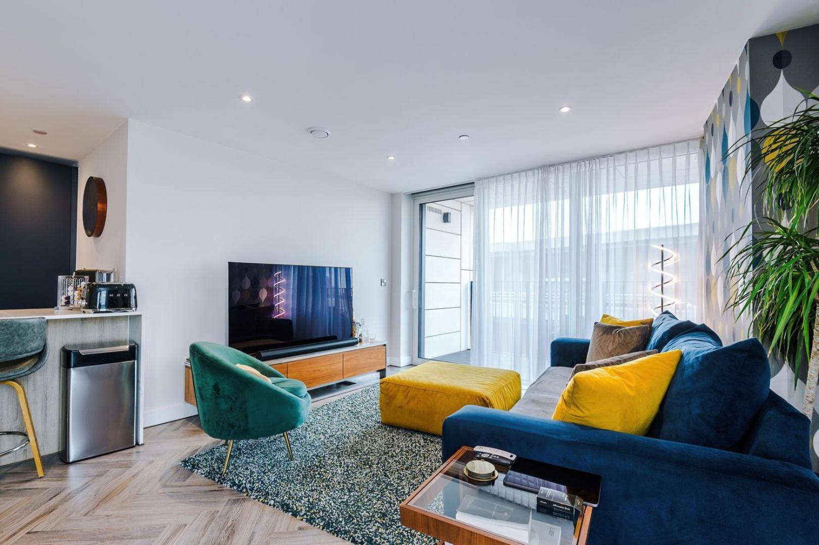 Cohost Partners Stylish Retreat With Views