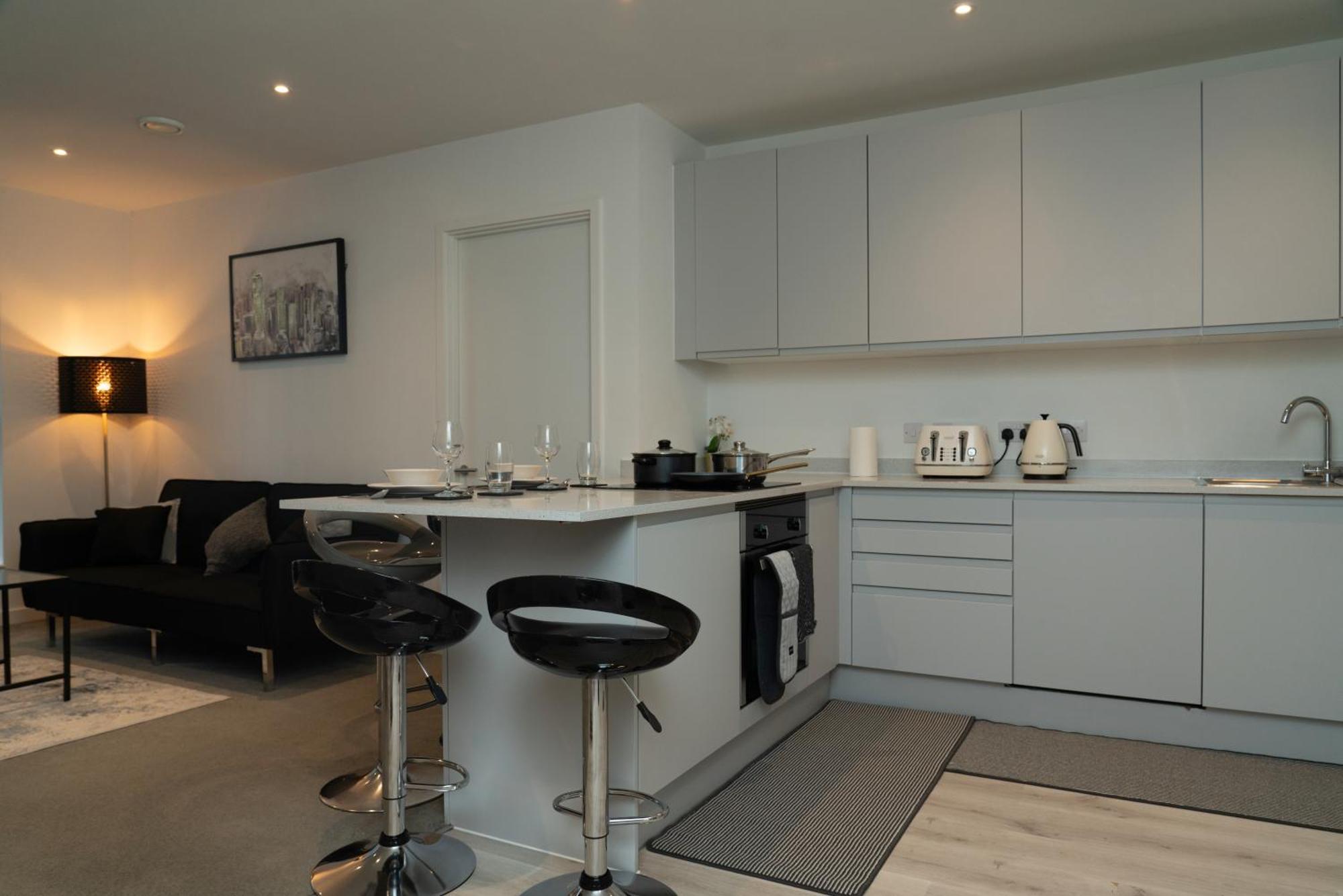 Modern 2 Bed Old Trafford With 2 Bathrooms And Workspaces - Mediacityuk, Trafford Centre