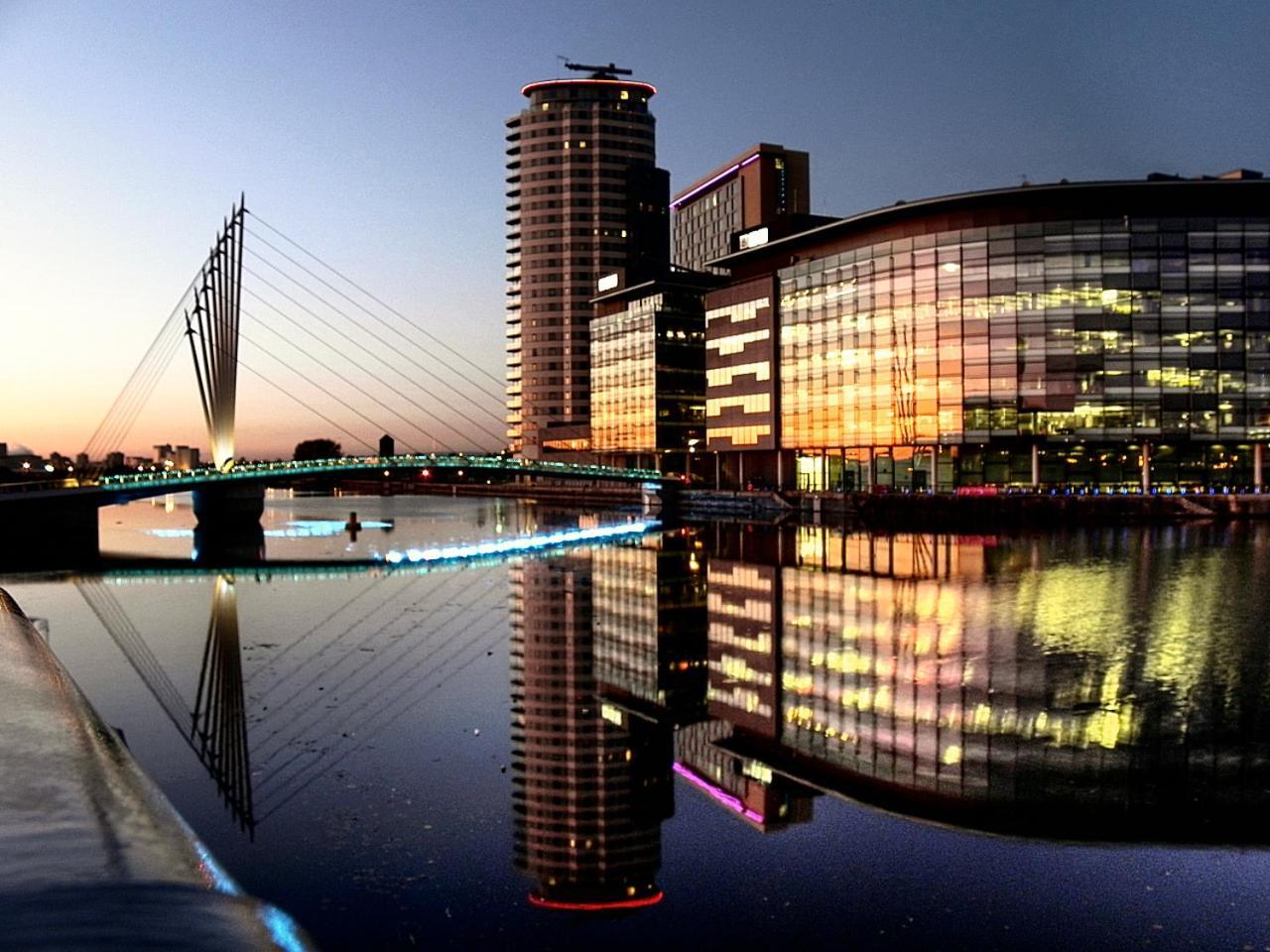 Apartment Modern 2 Bed Old Trafford With 2 Bathrooms And Workspaces - Mediacityuk, Trafford Centre
