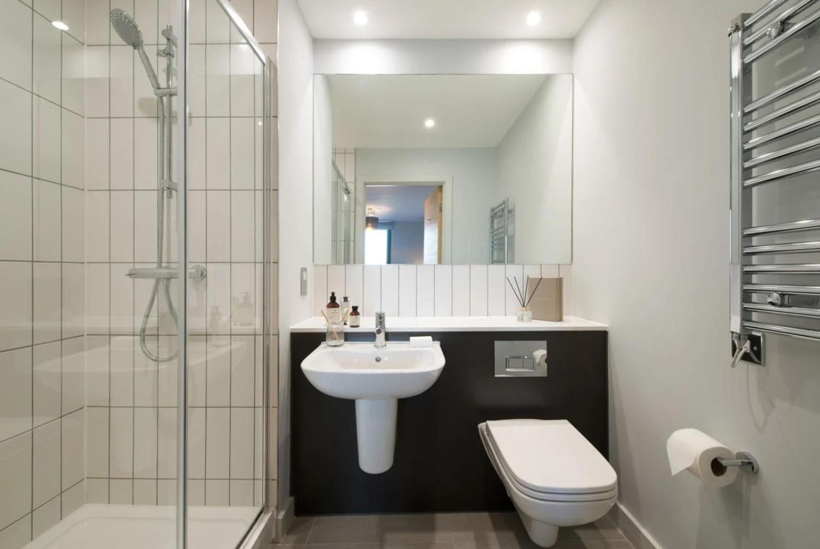 Apartment Chic And Spacious In The Heart Of Salford Manchester