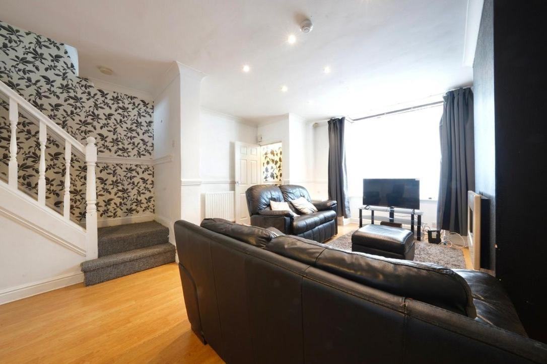 Holiday home Three Bedroom House By Brookland Serviced Short Lets With Free Wifi