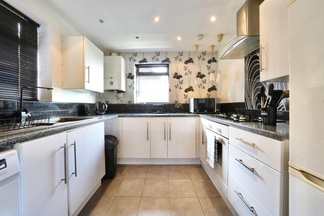 Three Bedroom House By Brookland Serviced Short Lets With Free Wifi