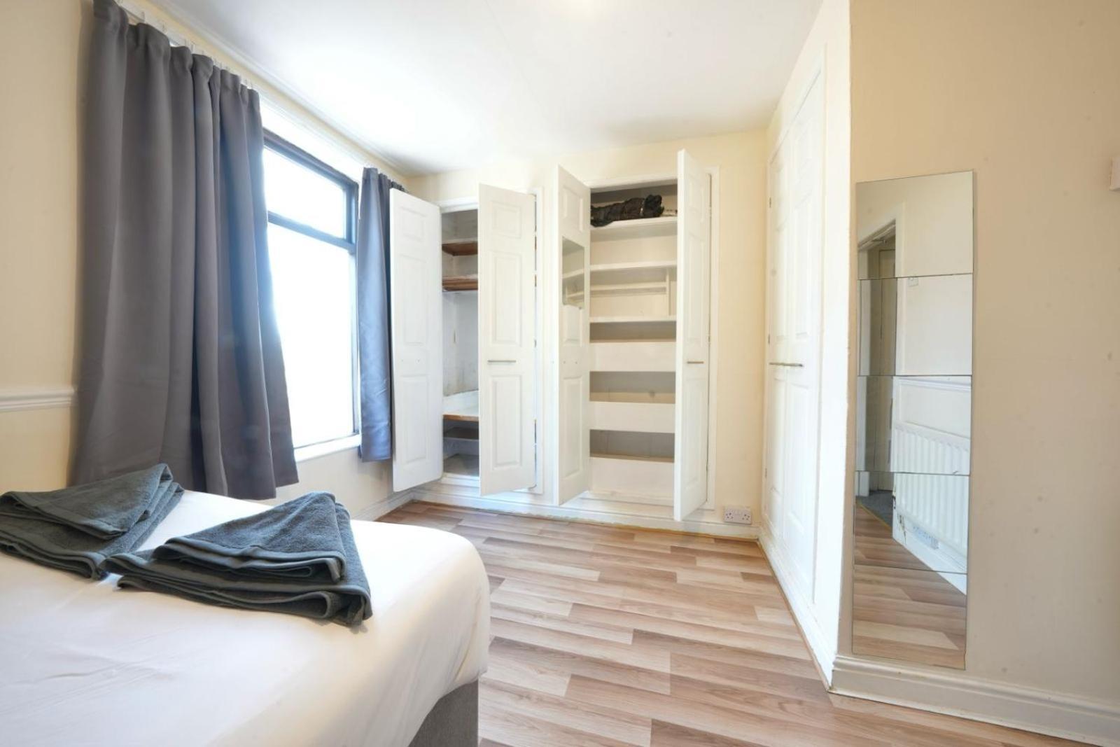 Three Bedroom House By Brookland Serviced Short Lets With Free Wifi *