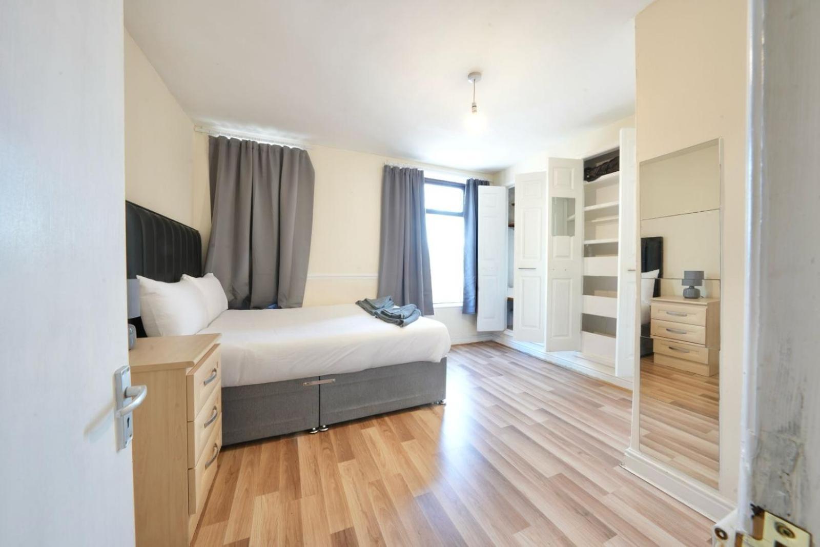 Three Bedroom House By Brookland Serviced Short Lets With Free Wifi *
