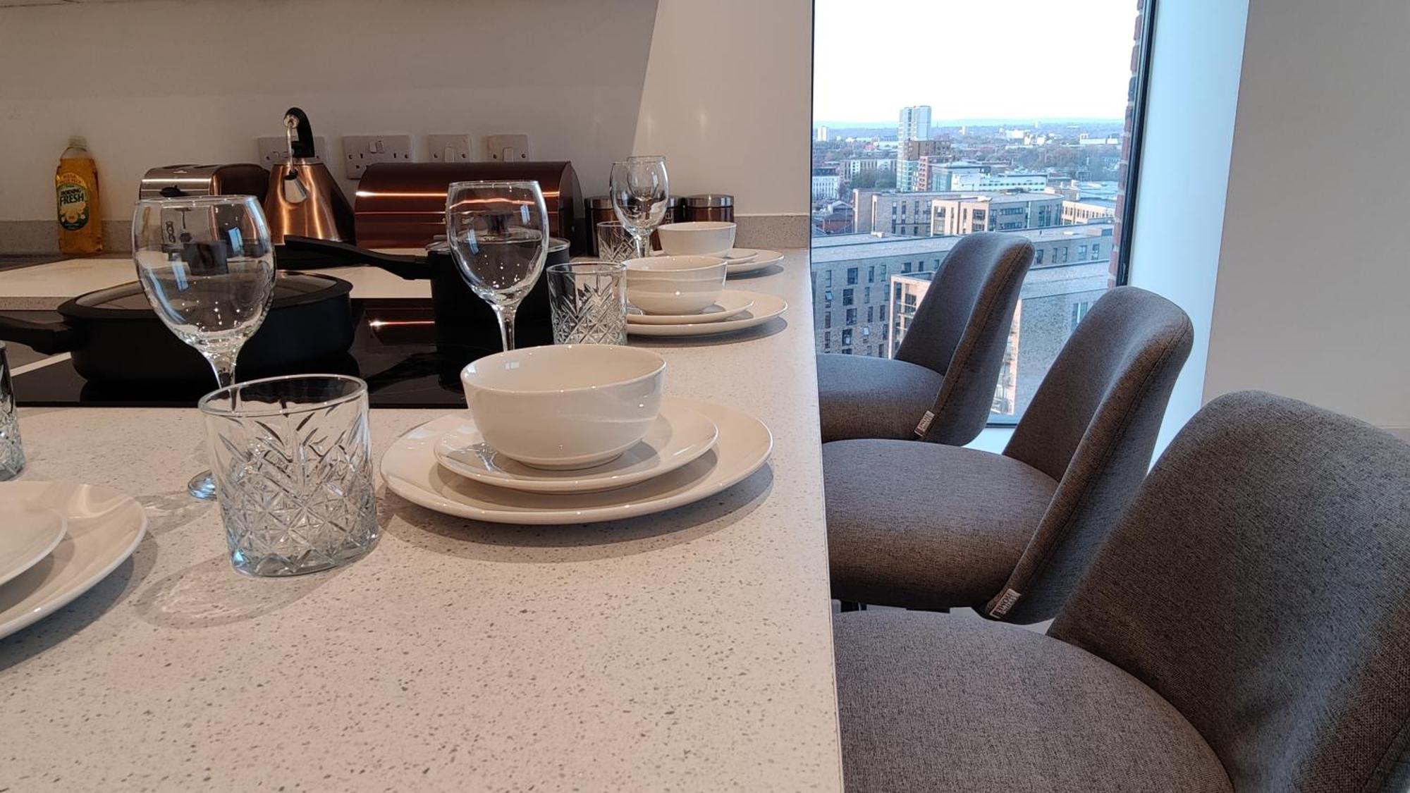 Skyline - Near Media & United, Victoria Warehouse Apartment *