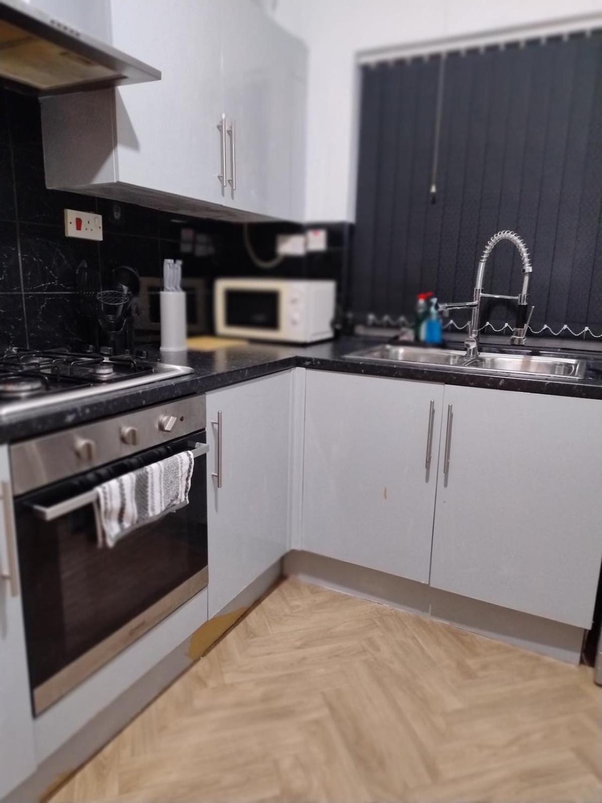 3br Sleeps 10 Walk To Alex Park Manchester