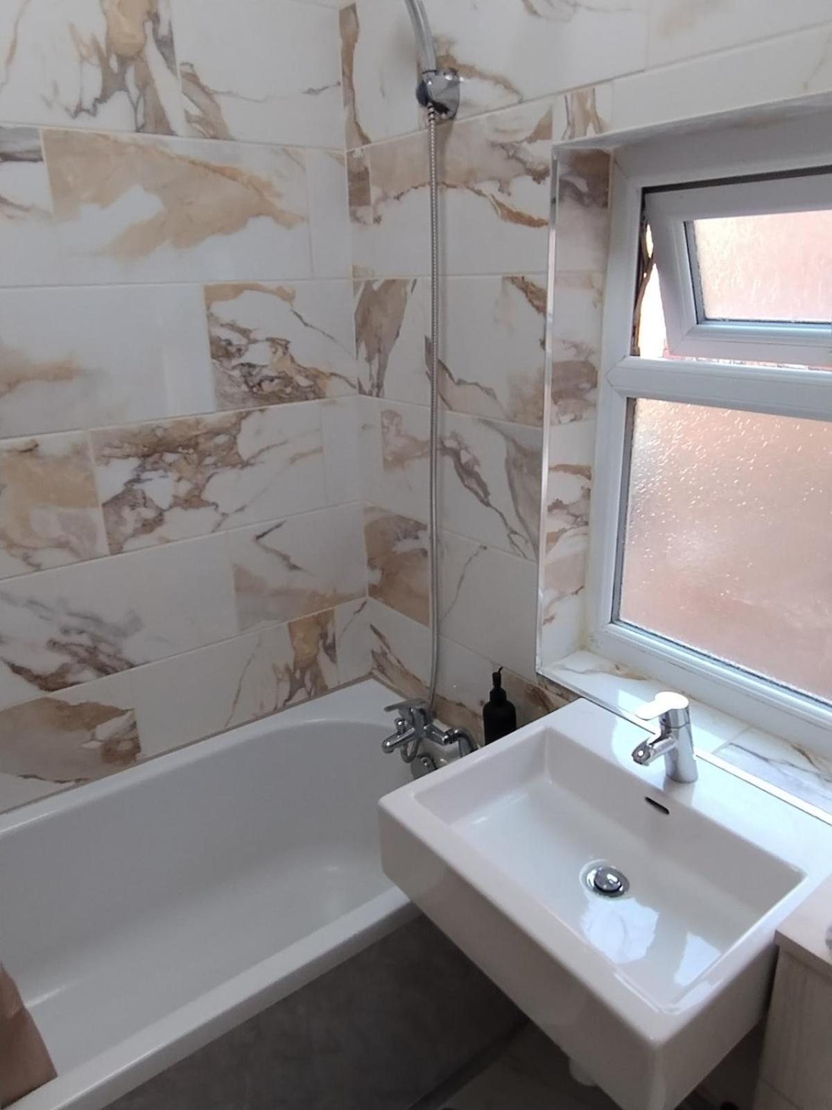 3br Sleeps 10 Walk To Alex Park *