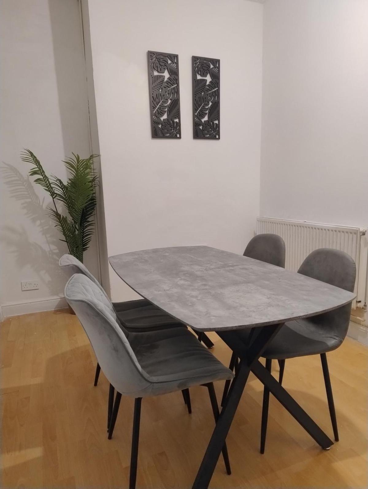3br Sleeps 10 Walk To Alex Park Holiday home