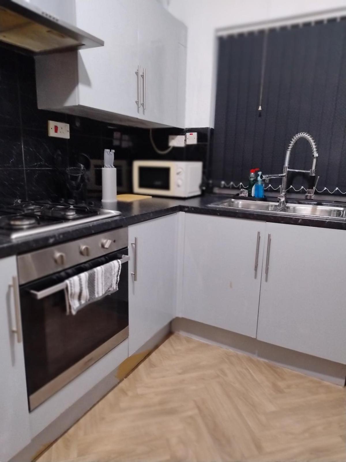3br Sleeps 10 Walk To Alex Park *