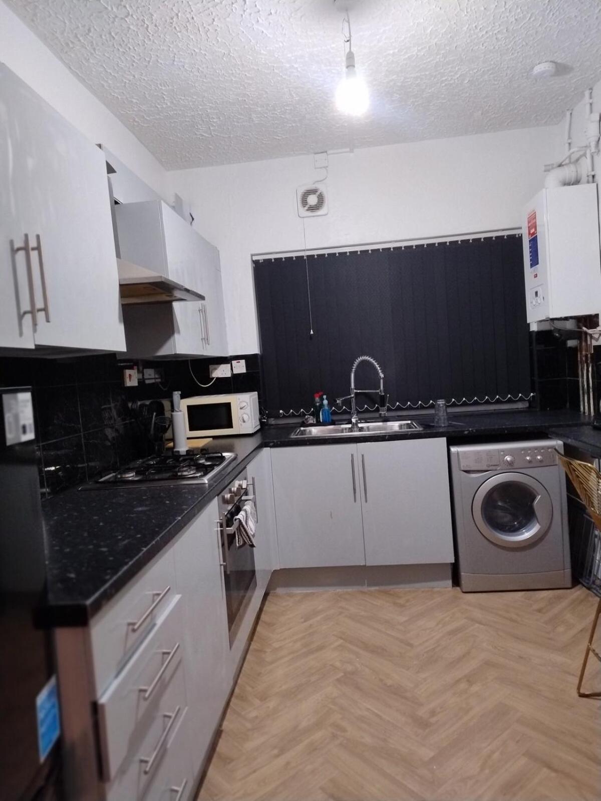3br Sleeps 10 Walk To Alex Park Manchester